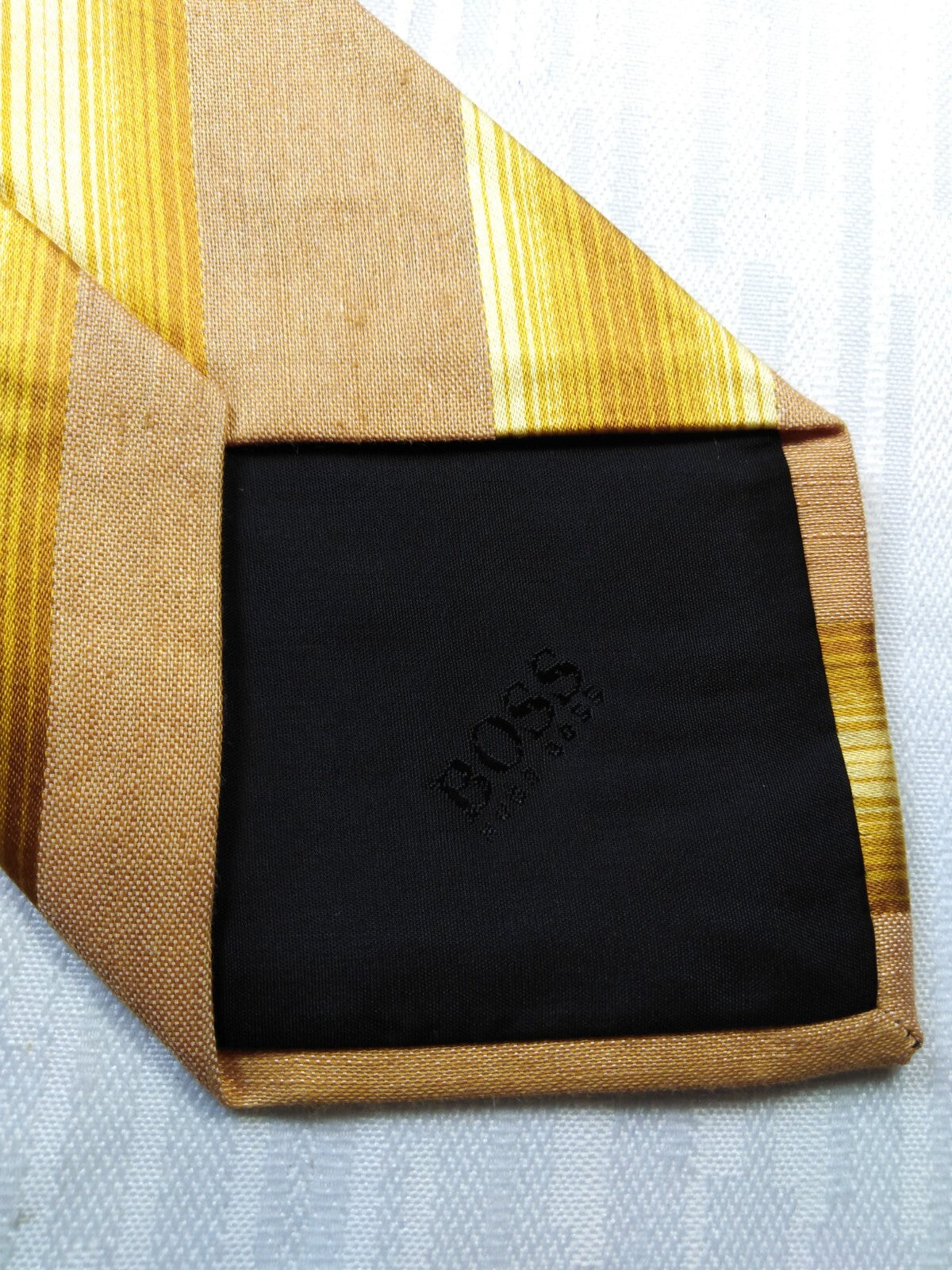 HUGO BOSS 100% SILK TIE SETA CRAVATTA NECKTIE MADE IN ITALY CLASSIC