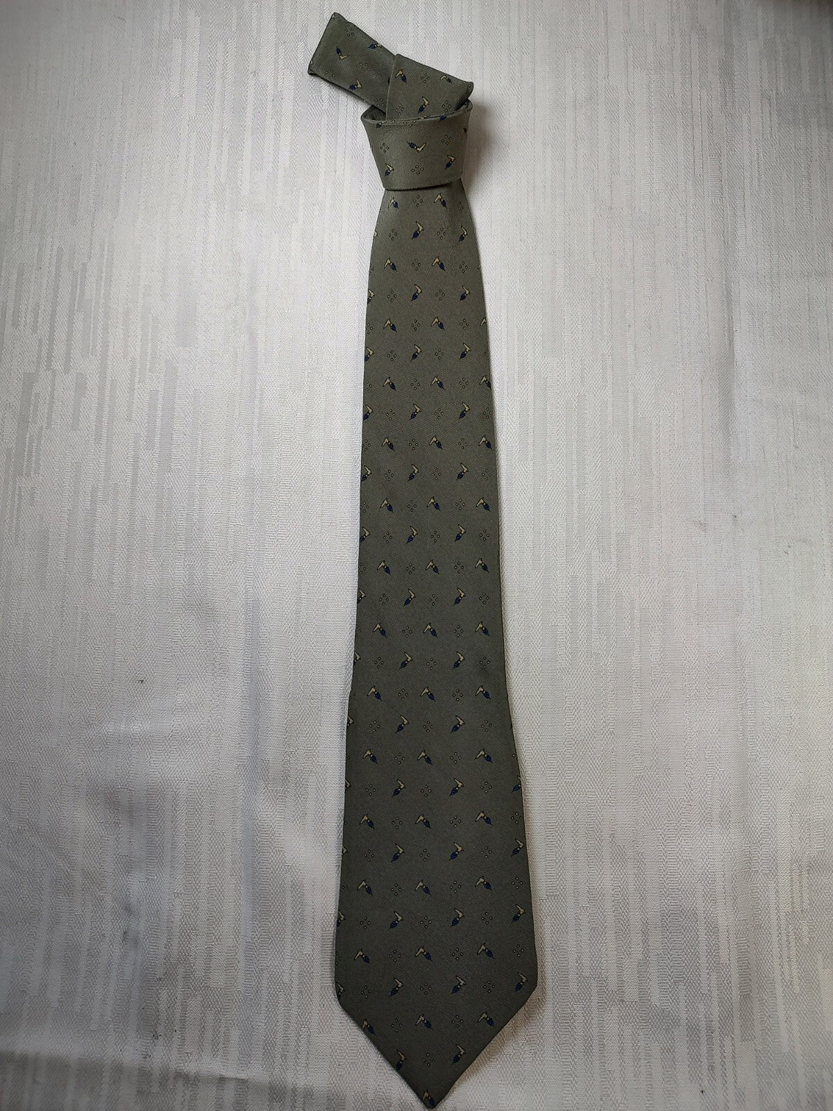 TRUSSARDI 100% SILK TIE SETA CRAVATTA NECKTIE MADE IN ITALY CLASSIC