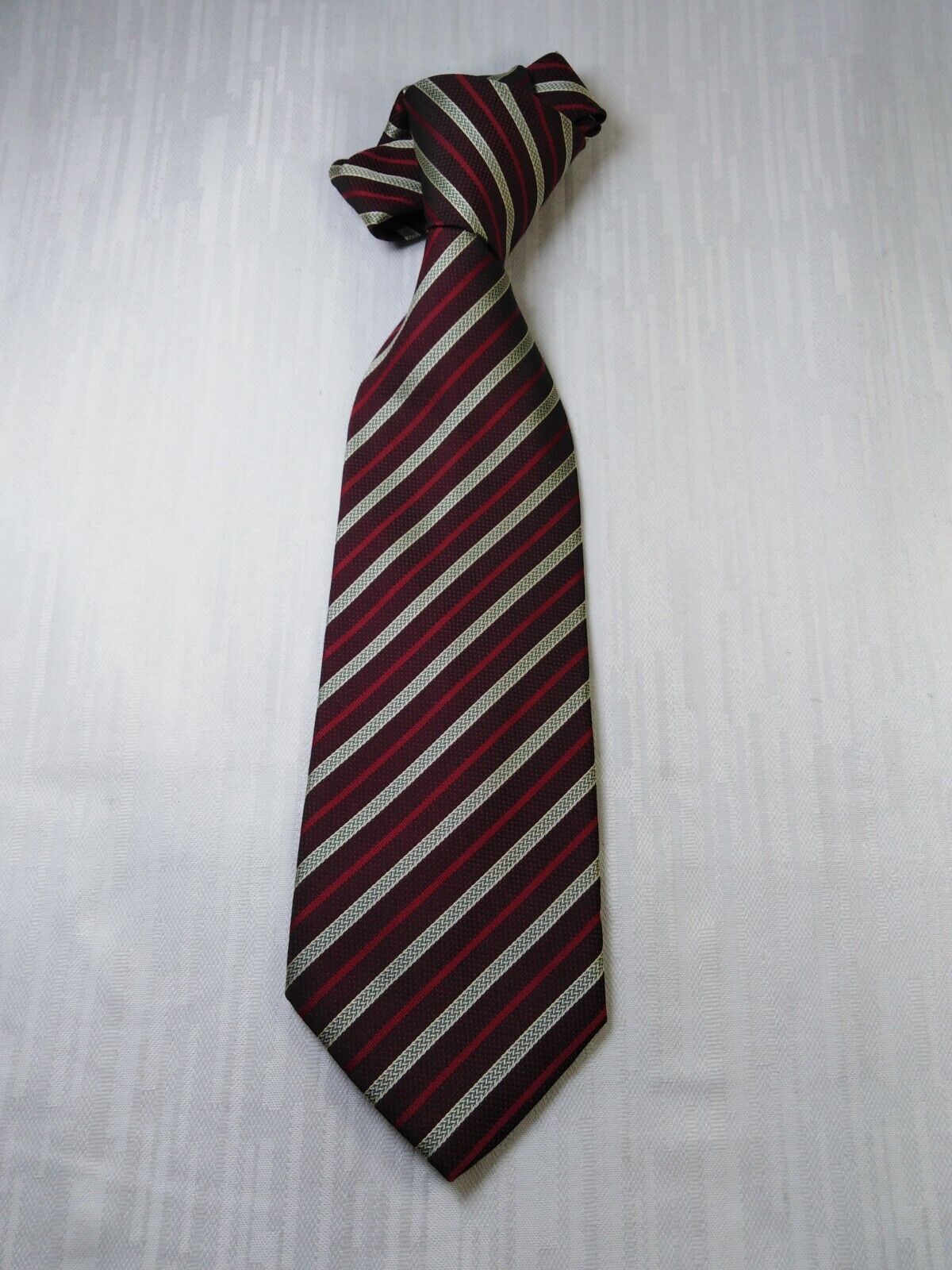 UNGARO 100% SILK TIE SETA CRAVATTA NECKTIE MADE IN ITALIA CLASSIC