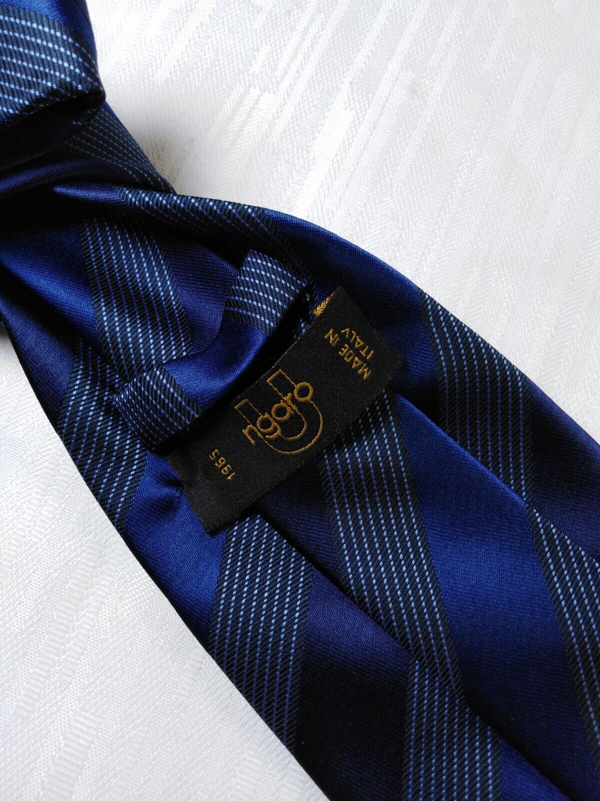 UNGARO 100% SETA SILK TIE CRAVATTA NECKTIE ITALY VINTAGE SELF TIPPED