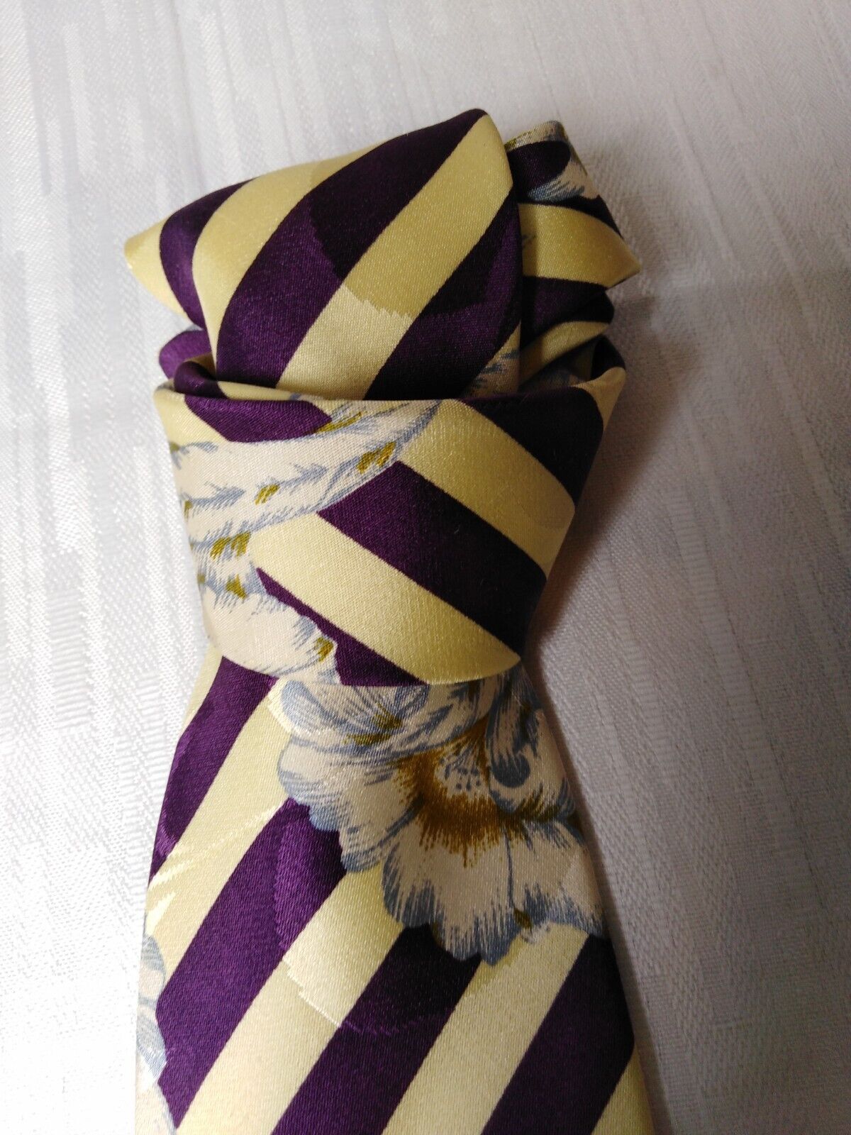 HUGO BOSS 100% SILK TIE SETA CRAVATTA NECKTIE MADE IN ITALY
