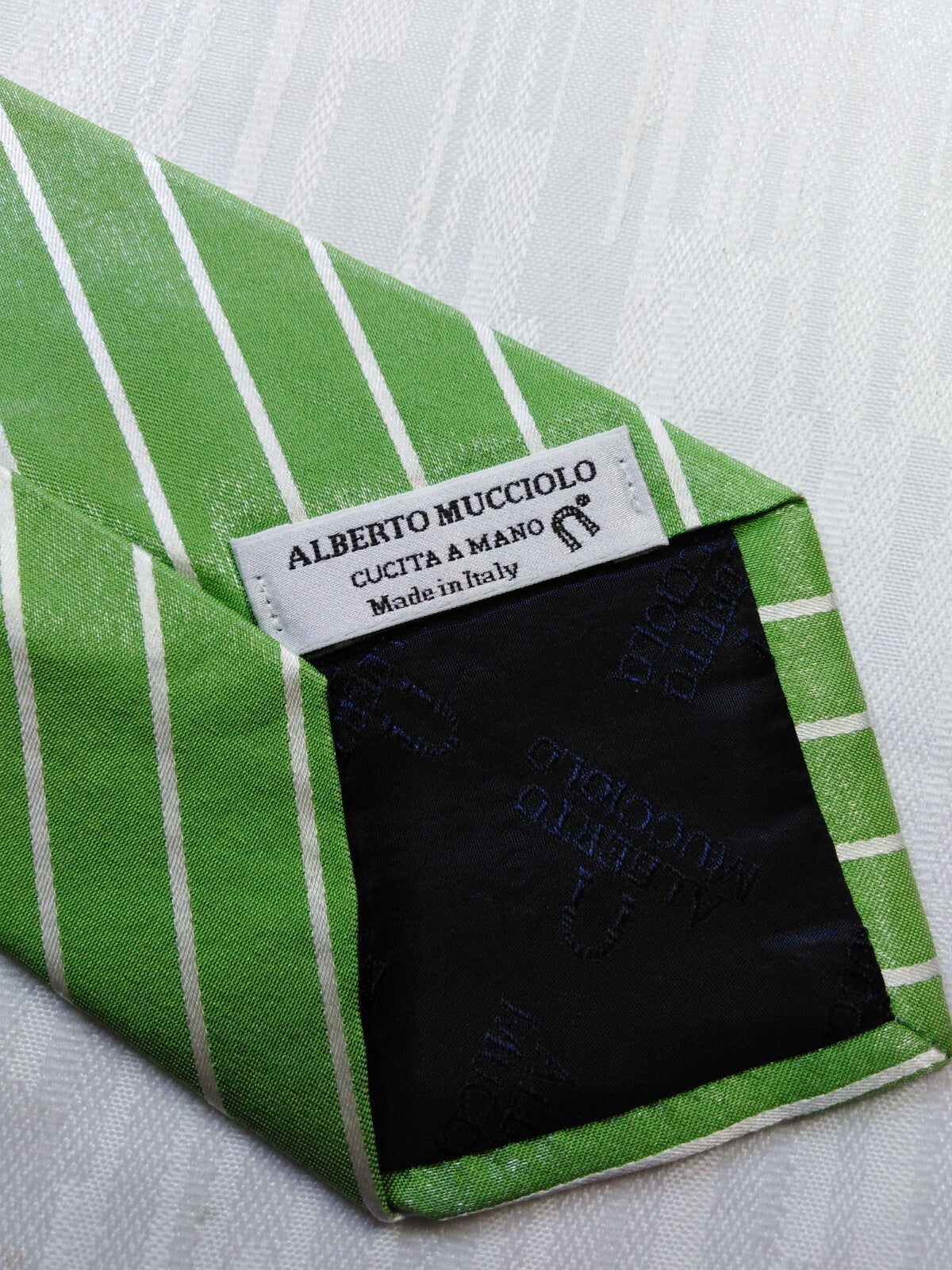 ALBERTO MUCCIOLO 100% SILK TIE SETA CRAVATTA NECKTIE MADE IN ITALY CLASSIC