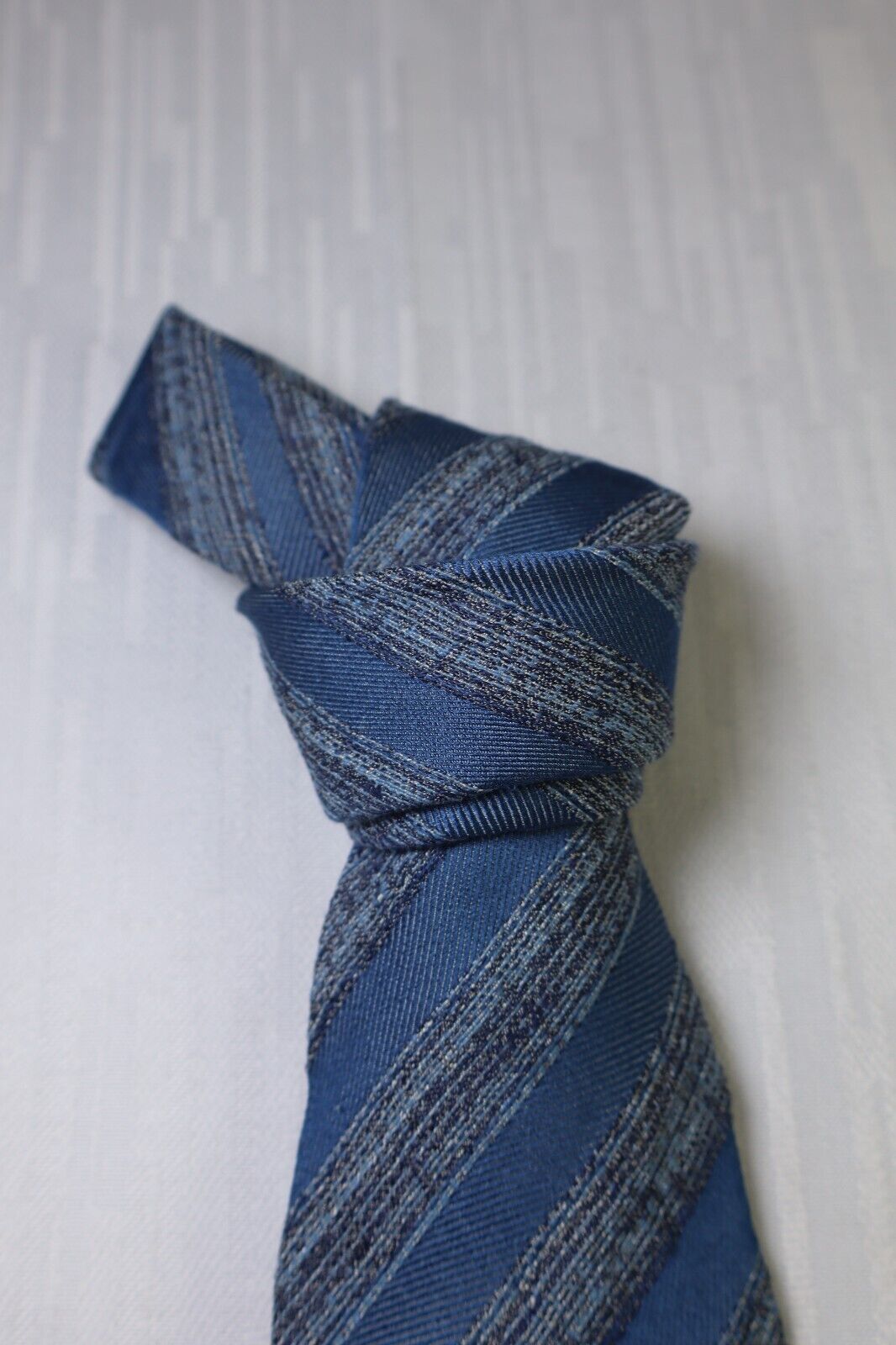 BASILE 100% SILK TIE SETA CRAVATTA NECKTIE MADE ITALY VINTAGE CLASSIC