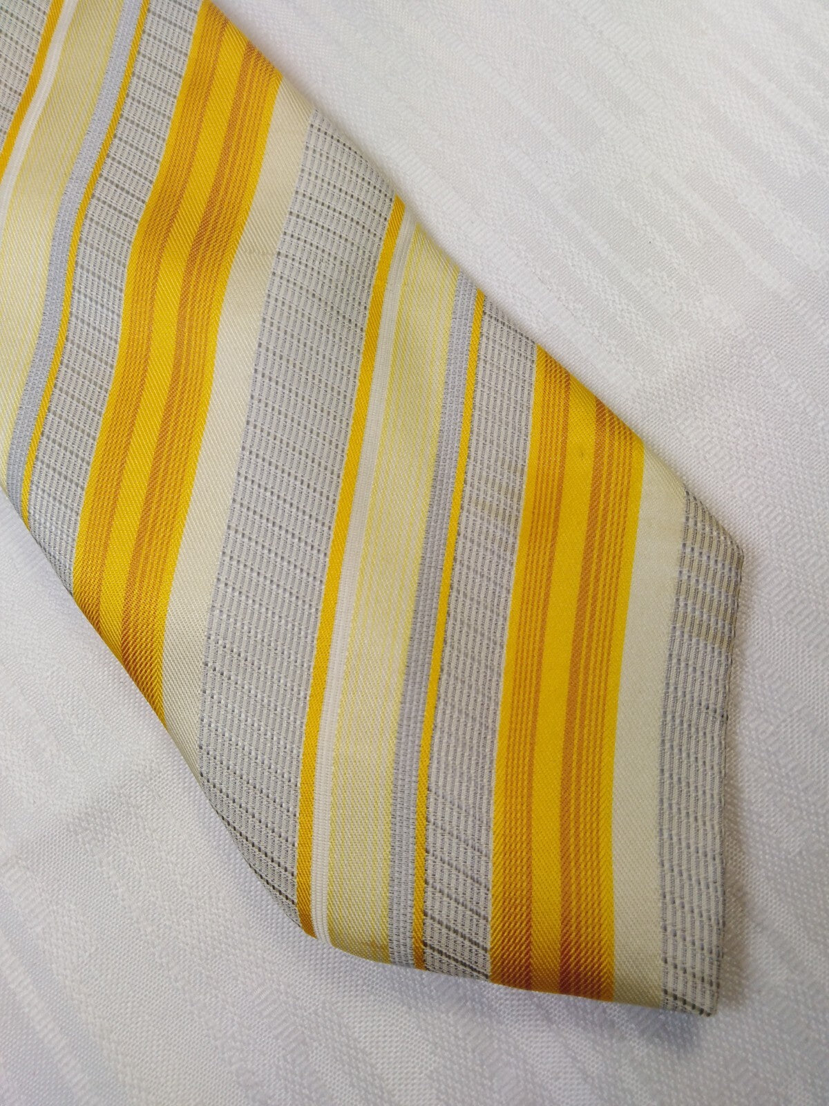 NINO SALZANO 100% SETA SILK TIE CRAVATTA NECKTIE ITALY VINTAGE CLASSIC