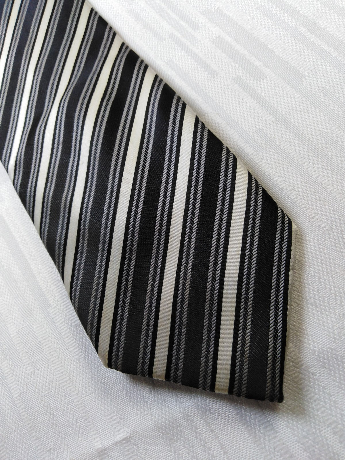 GIORGIO MARIANI 100% SETA SILK TIE CRAVATTA NECKTIE ITALY VINTAGE SELF TIPPED