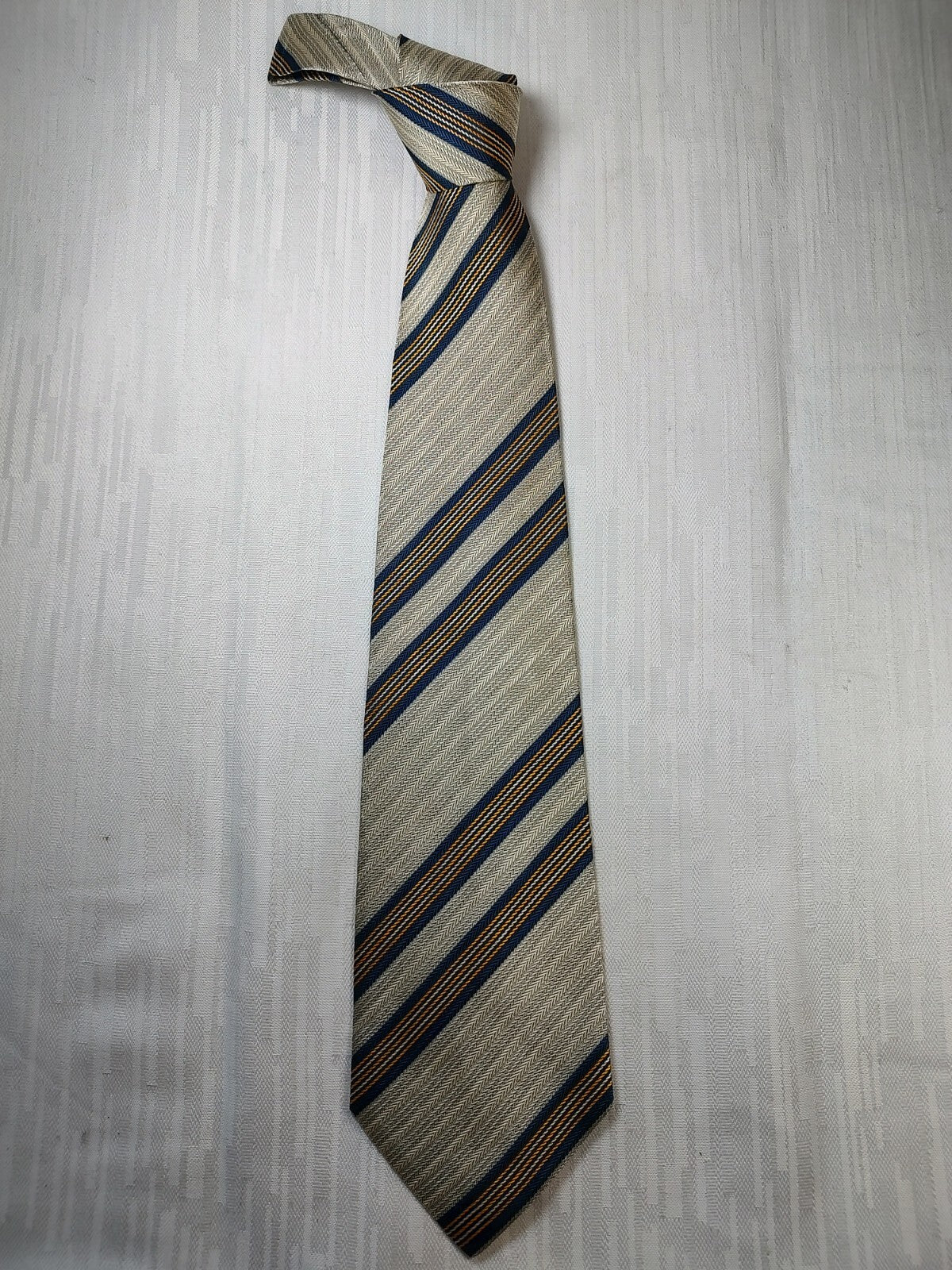 GUY LAROCHE 100% SILK TIE SETA CRAVATTA NECKTIE MADE IN ITALY CLASSIC