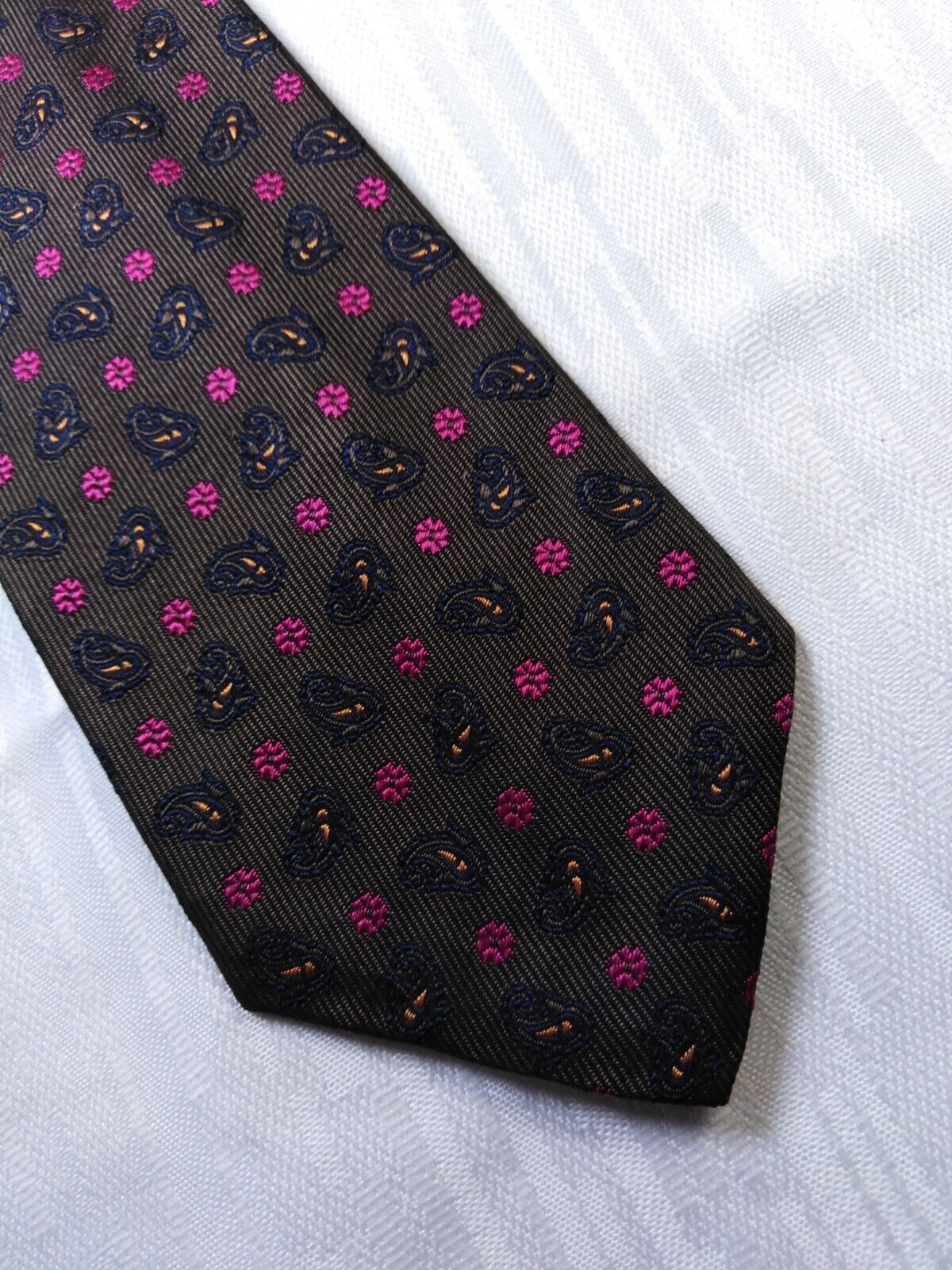 YVES SAINT LAURENT YSL 100% SETA SILK TIE CRAVATTA NECKTIE ITALY VINTAGE CLASSIC