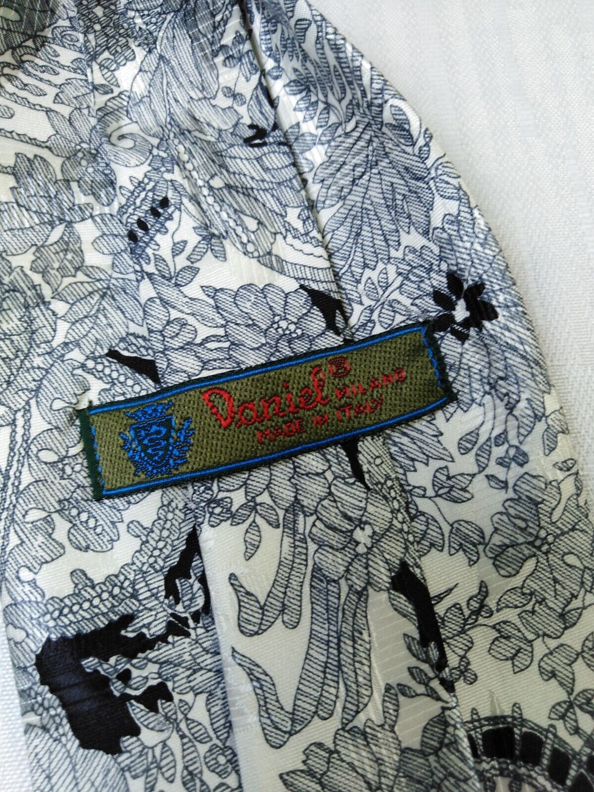 DANIEL UOMO 100%  SILK TIE SETA CRAVATTA NECKTIE MADE IN ITALY VINTAGE