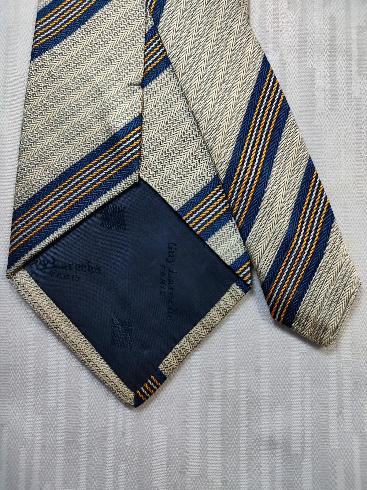 GUY LAROCHE 100% SILK TIE SETA CRAVATTA NECKTIE MADE IN ITALY CLASSIC