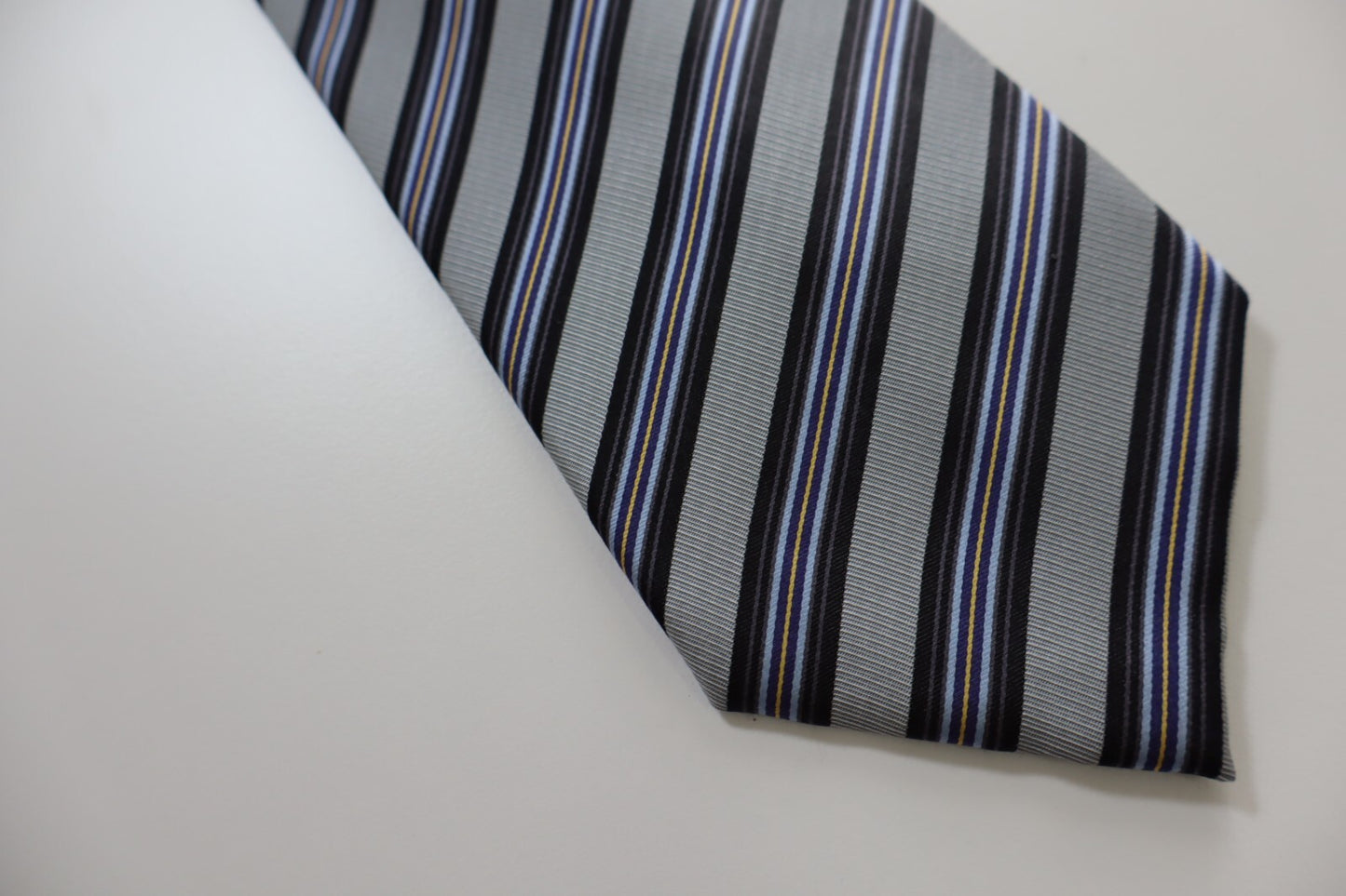 MARIO VALENTINO 100% SILK TIE SETA CRAVATTA NECKTIE MADE IN ITALY CLASSIC