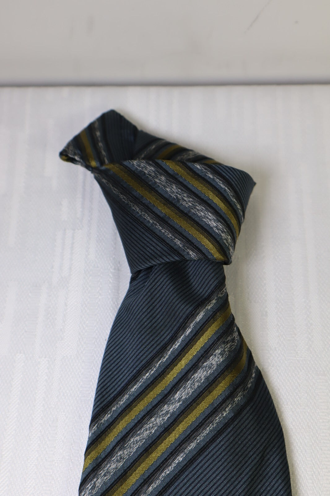 GUY LAROCHE PARIS 100% SETA SILK TIE CRAVATTA NECKTIE VINTAGE CLASSIC ITALY