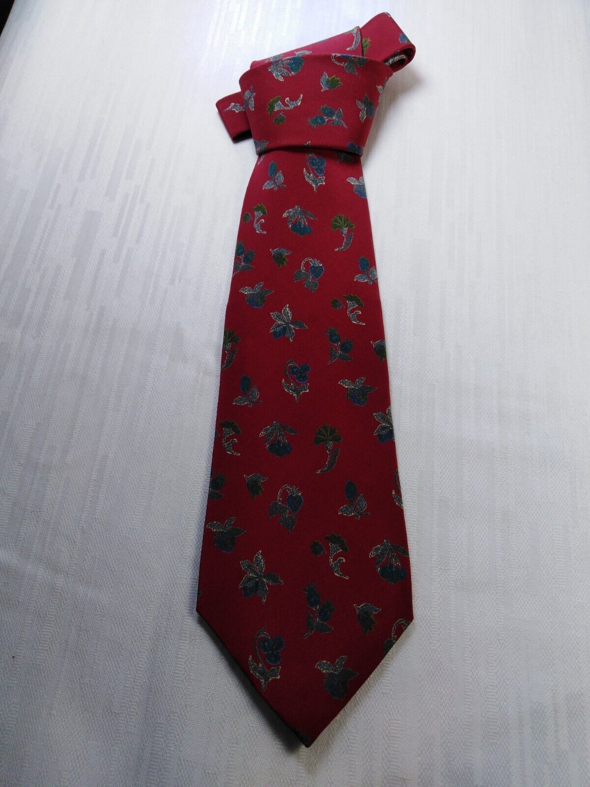 VALENTINO 100%  SILK TIE SETA CRAVATTA NECKTIE MADE IN ITALY VINTAGE
