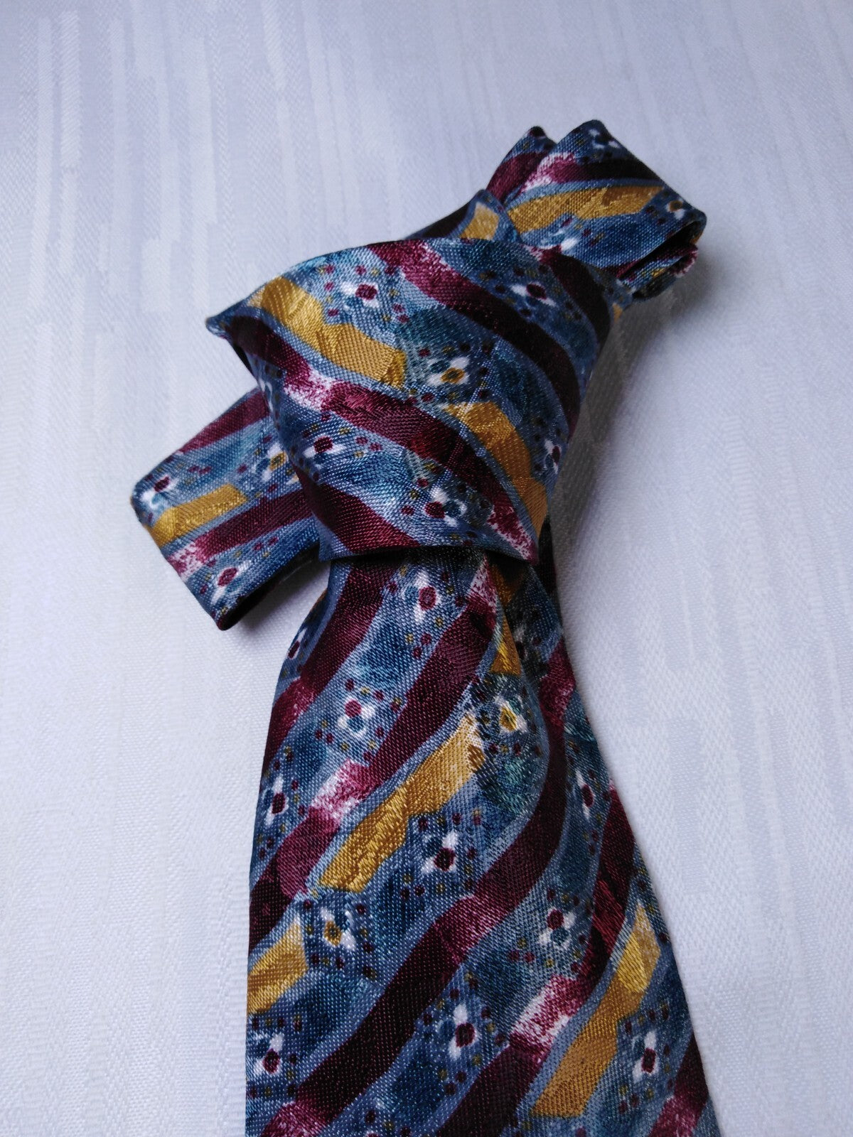 MARIO VALENTINO 100% SETA SILK TIE CRAVATTA NECKTIE ITALY VINTAGE CLASSIC