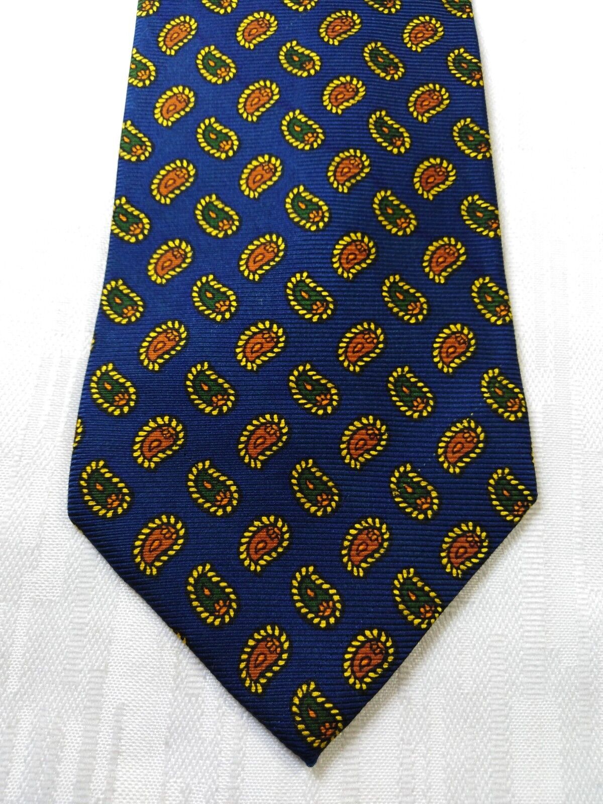 HUGO BOSS 100% SILK TIE SETA CRAVATTA NECKTIE MADE IN ITALIA CLASSIC