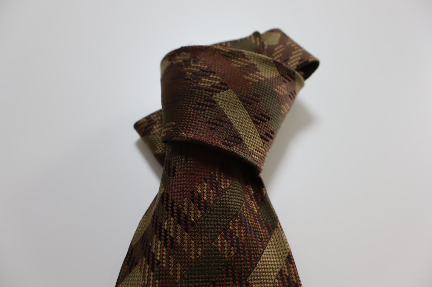 GIANFRANCO FERRE' 100% SILK TIE SETA CRAVATTA NECKTIE MADE IN ITALY CLASSIC