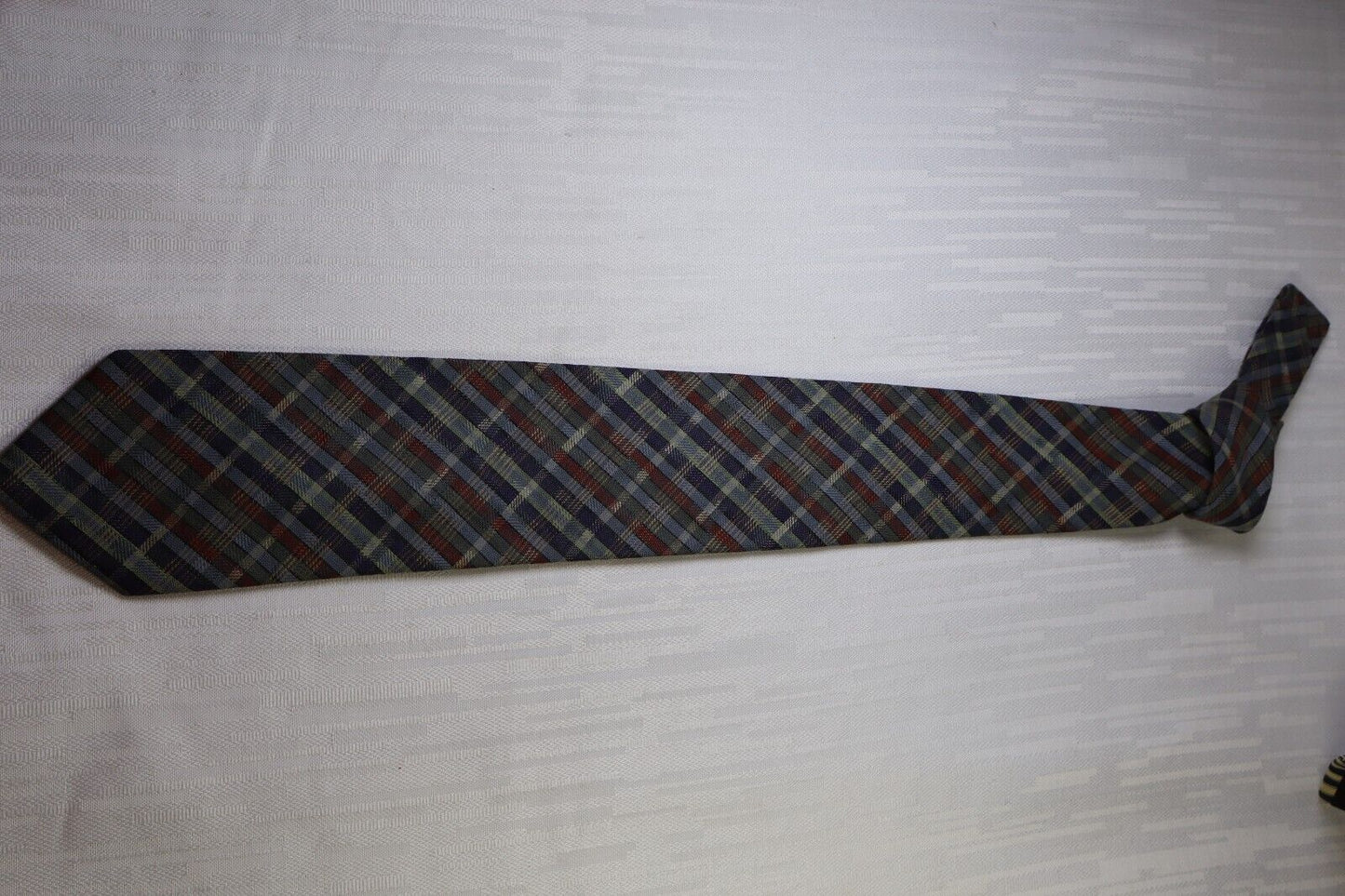 HUBERT MILANO 100%  SILK TIE SETA CRAVATTA NECKTIE MADE IN ITALY CLASSIC