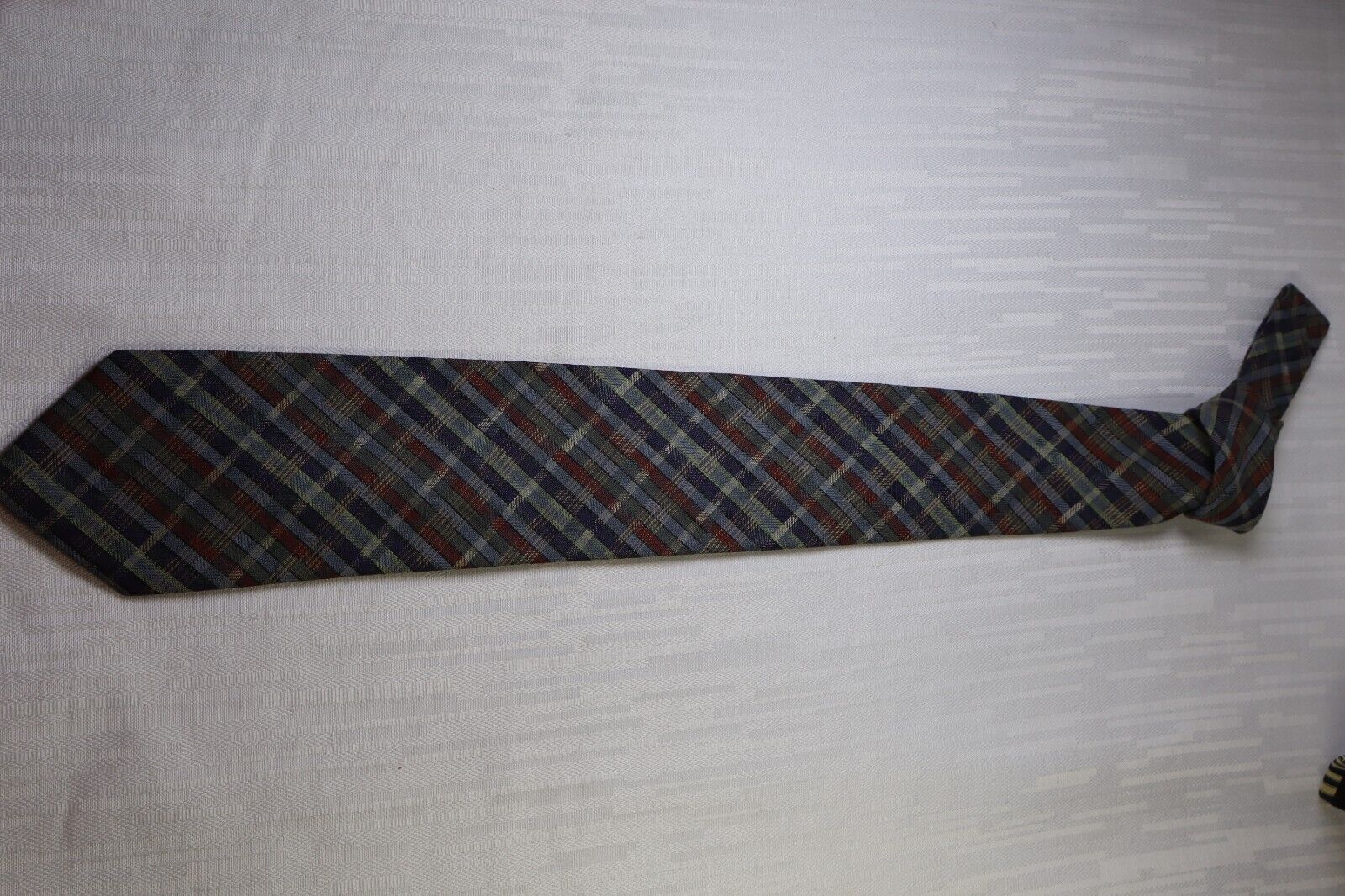 HUBERT MILANO 100%  SILK TIE SETA CRAVATTA NECKTIE MADE IN ITALY CLASSIC
