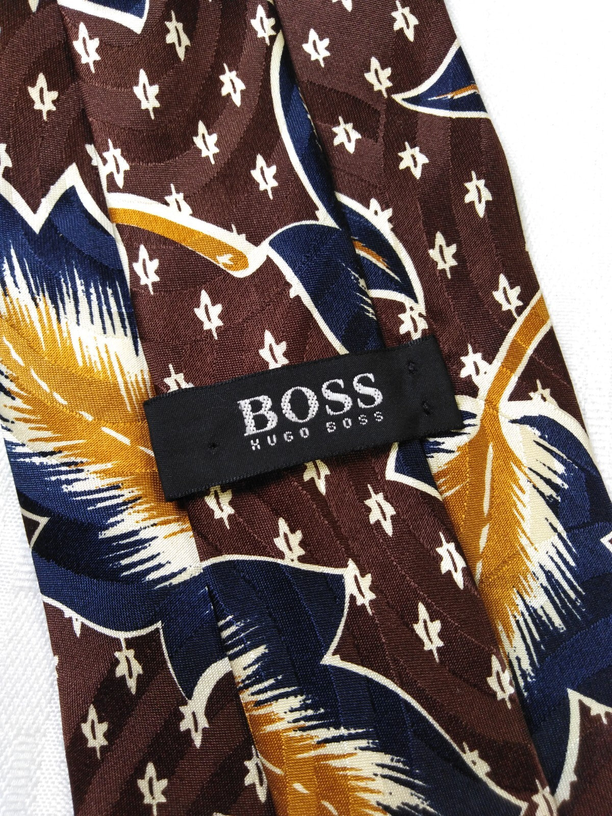 HUGO BOSS 100% SILK TIE SETA CRAVATTA NECKTIE MADE IN ITALIA CLASSIC