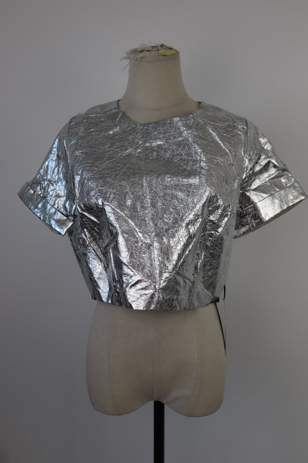 MAGLIA CROP TOP DONNA TG L T-SHIRT INDIE METALLIZZATO FUTURISTICO Y2K 2000'S