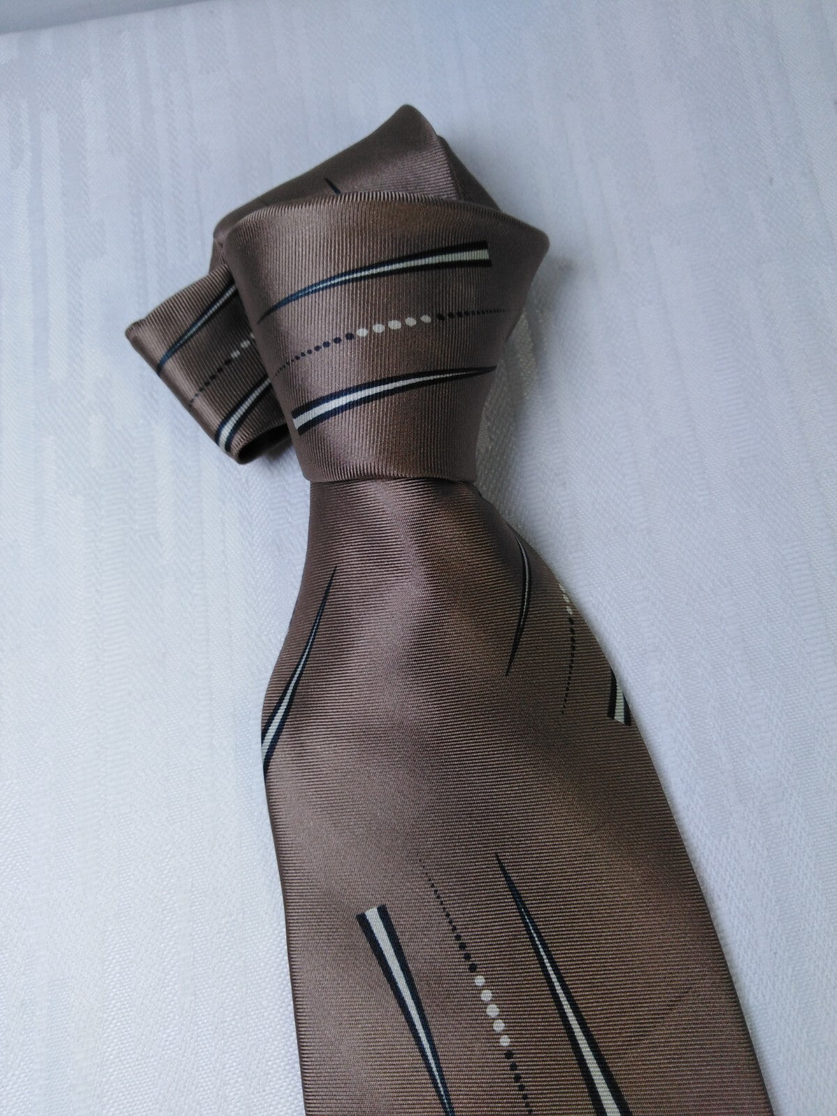 GUY LAROCHE 100% SETA SILK TIE CRAVATTA NECKTIE MADE IN USA VINTAGE CLASSIC