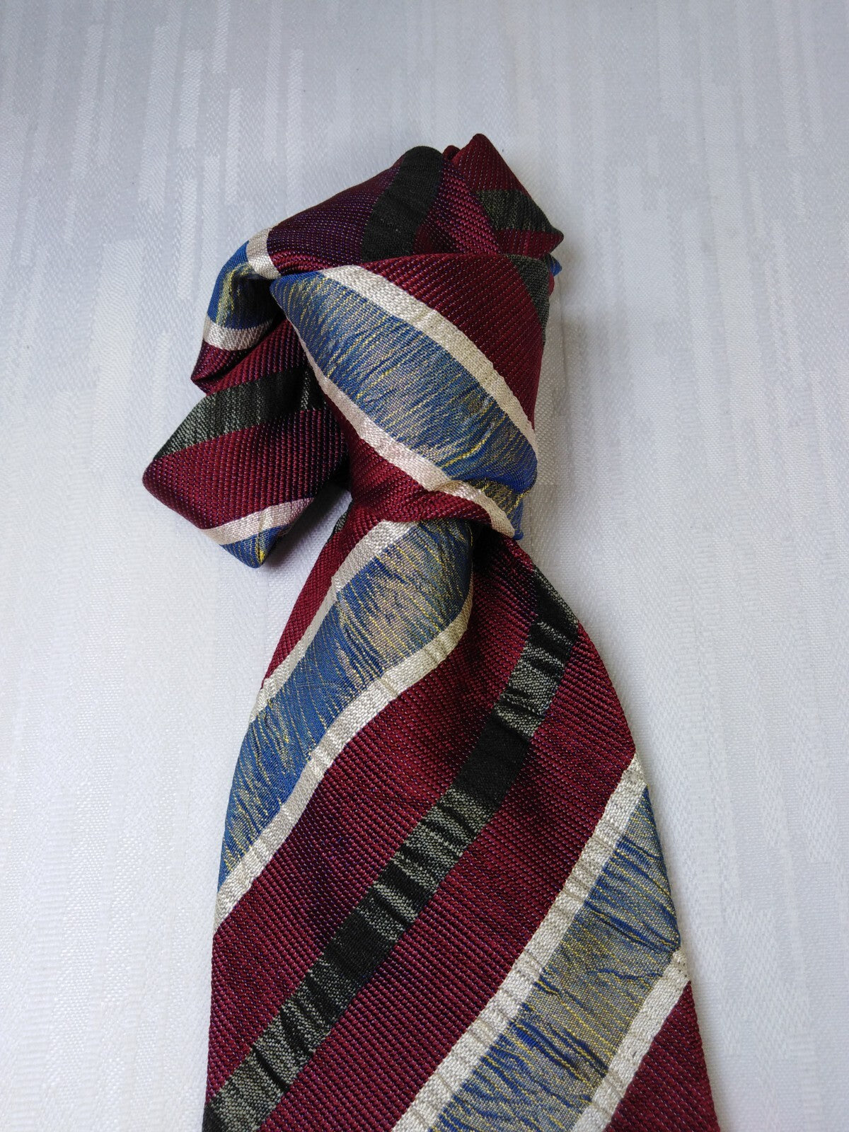 HUGO BOSS 100% SILK TIE SETA CRAVATTA NECKTIE MADE IN ITALIA CLASSIC