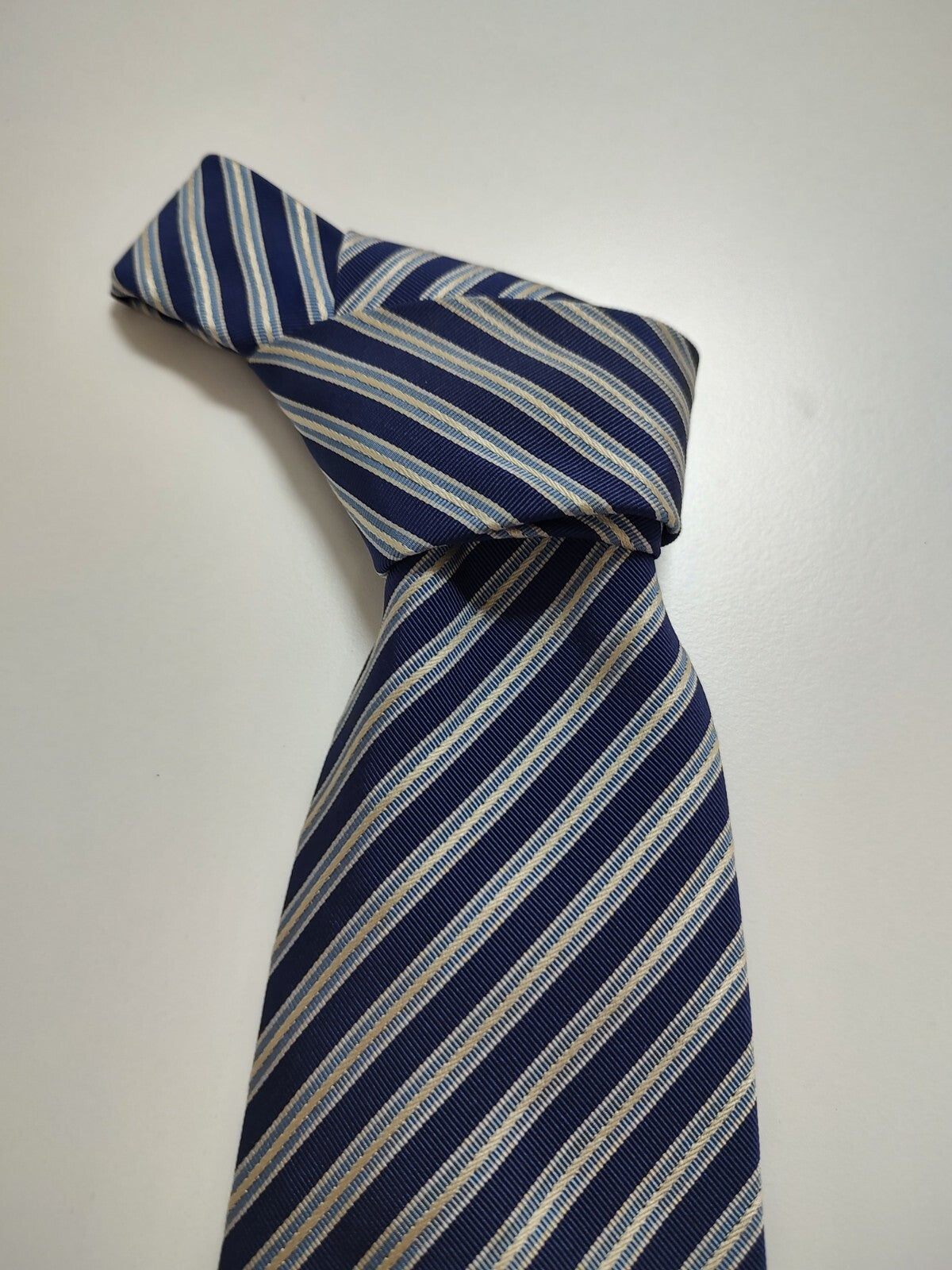HUGO BOSS 100% SILK TIE SETA CRAVATTA NECKTIE MADE IN ITALY CLASSIC