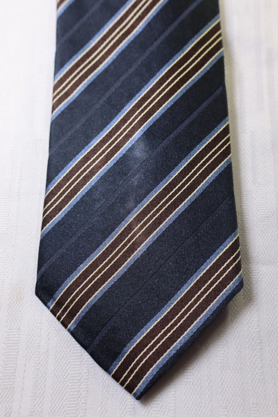 HUGO BOSS  100% SILK TIE SETA CRAVATTA NECKTIE MADE IN ITALY
