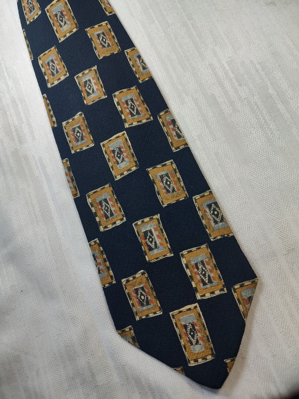 HUGO BOSS 100% SILK TIE SETA CRAVATTA NECKTIE MADE IN ITALY CLASSIC