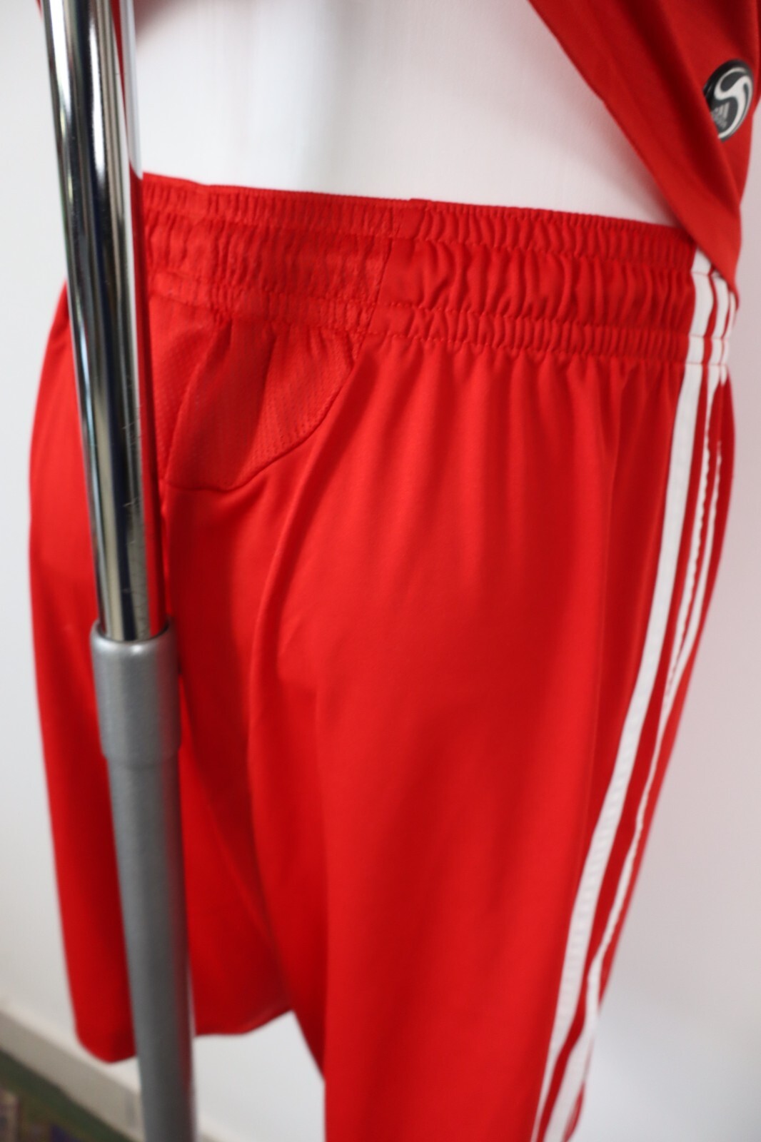 ADIDAS LIVERPOOL COMPLETO CALCIO MAGLIA SHORTS UOMO tg L FOOTBALL JERSEY CALZINI