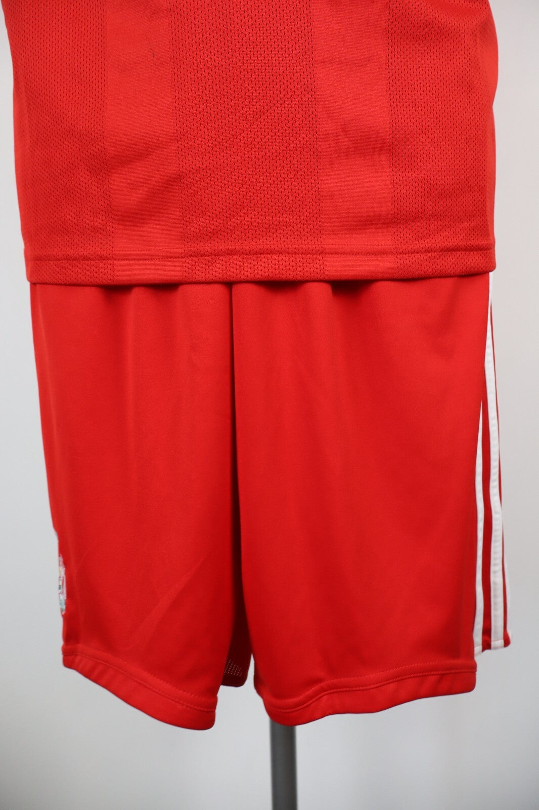 ADIDAS LIVERPOOL COMPLETO CALCIO MAGLIA SHORTS UOMO tg L FOOTBALL JERSEY CALZINI