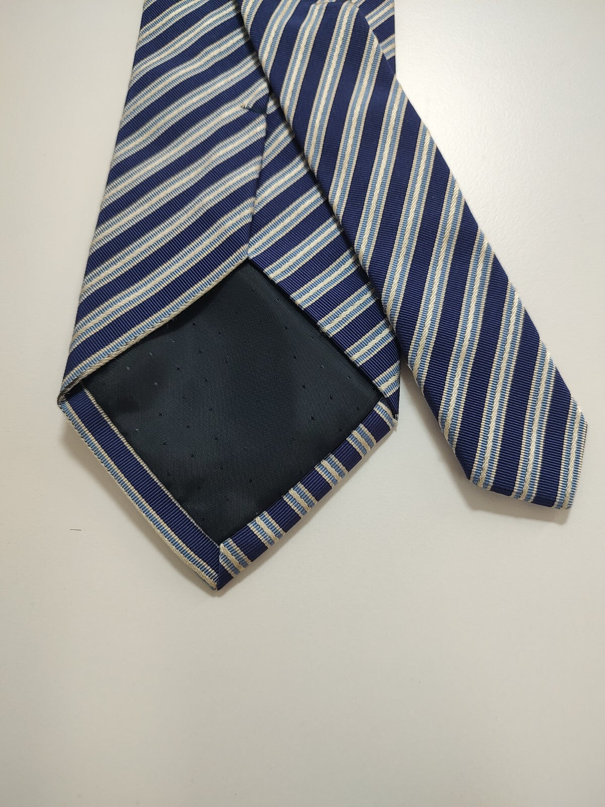 HUGO BOSS 100% SILK TIE SETA CRAVATTA NECKTIE MADE IN ITALY CLASSIC