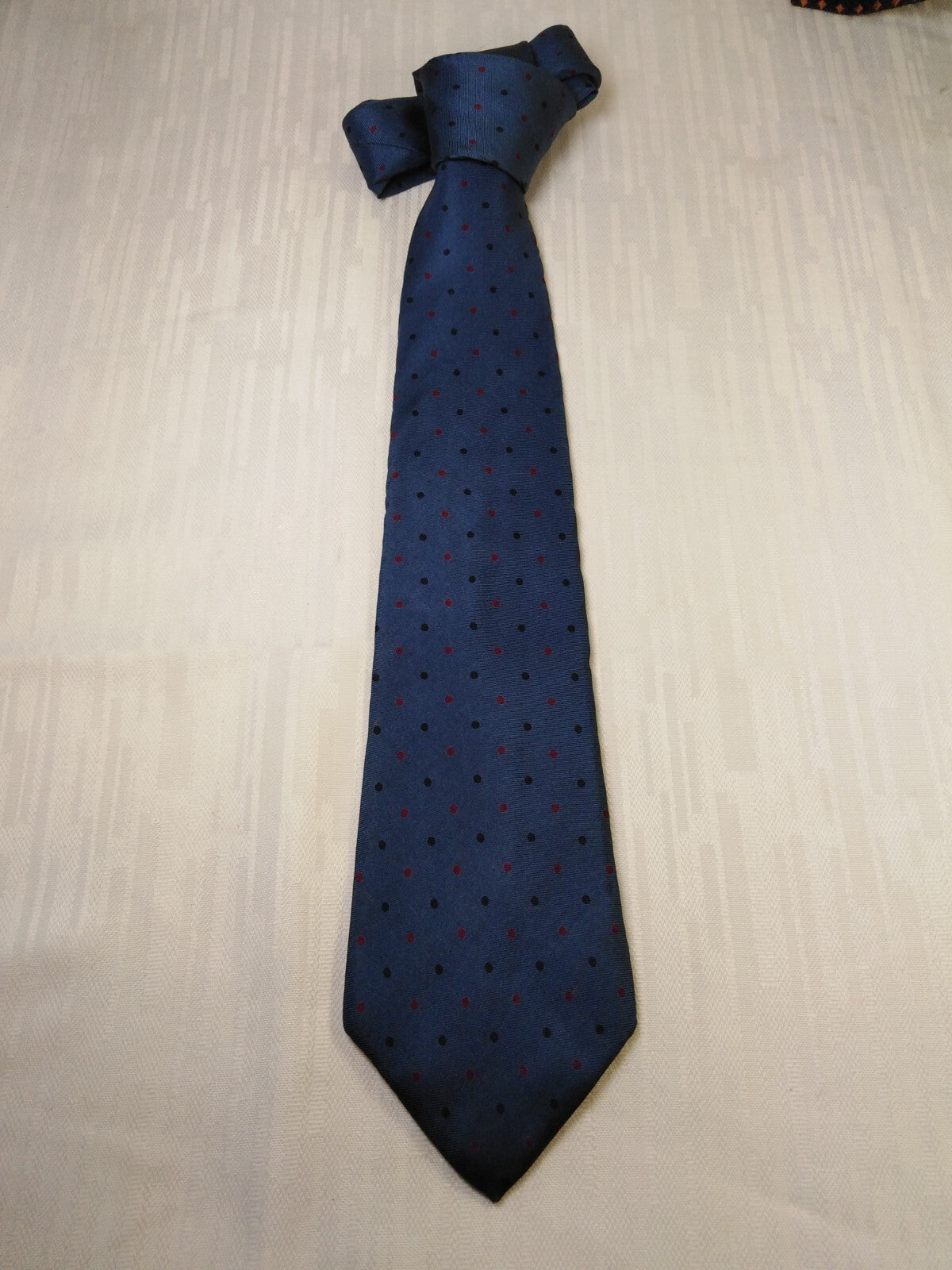 GUY LAROCHE 100% SILK TIE SETA CRAVATTA NECKTIE VINTAGE CLASSIC MADE IN USA
