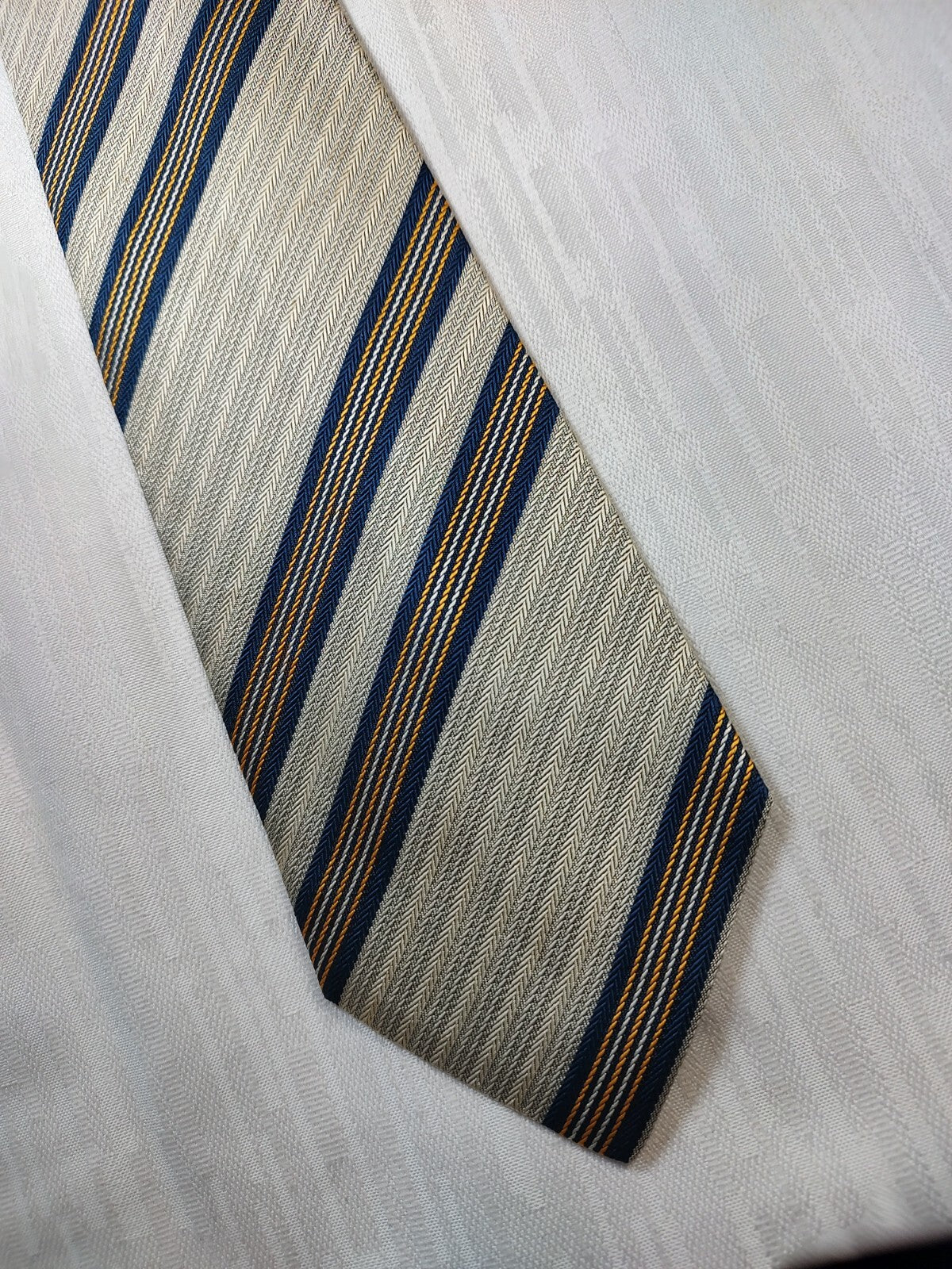 GUY LAROCHE 100% SILK TIE SETA CRAVATTA NECKTIE MADE IN ITALY CLASSIC