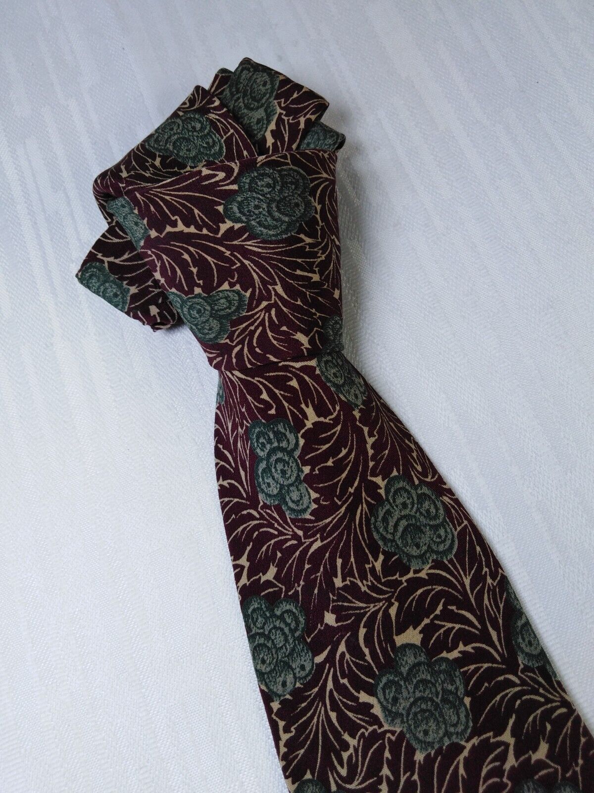 HUGO BOSS 100% SILK TIE SETA CRAVATTA NECKTIE ITALY VINTAGE CLASSIC