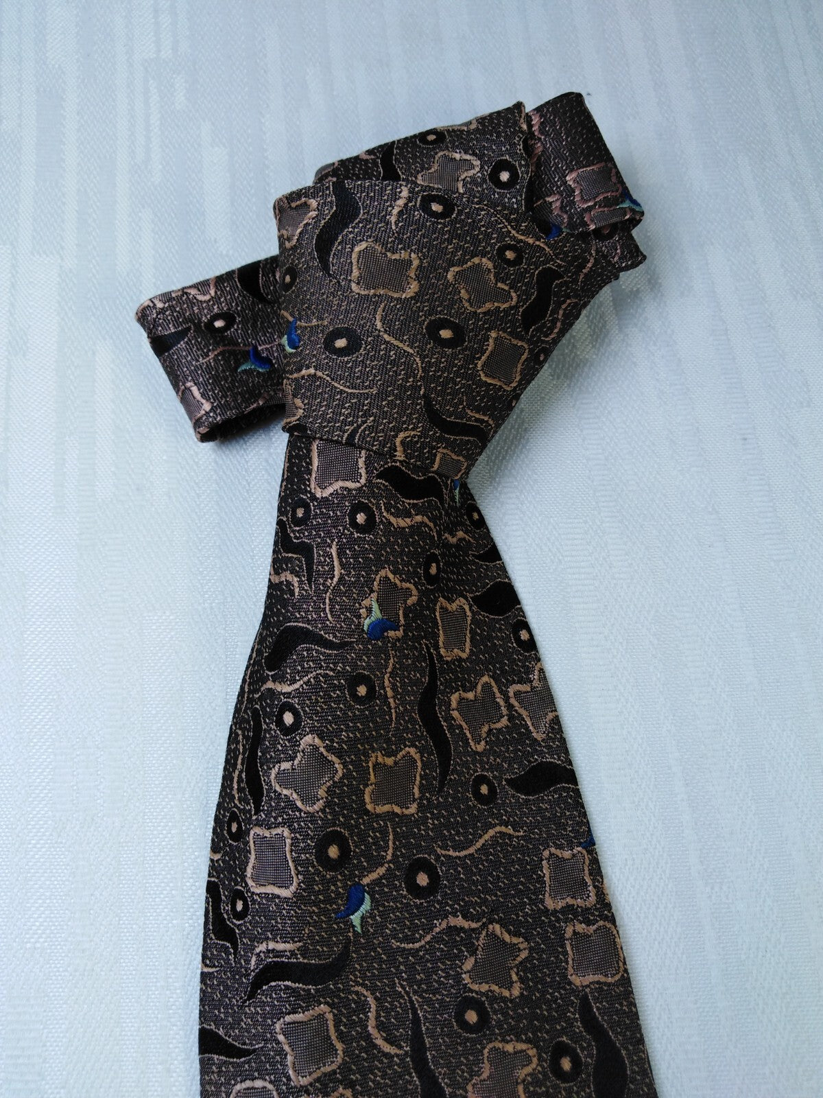 HUGO BOSS 100% SILK TIE SETA CRAVATTA NECKTIE MADE IN ITALY CLASSIC