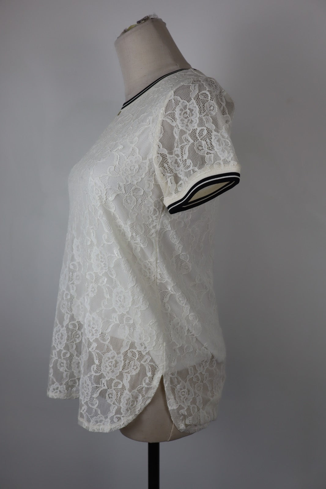 GUESS MAGLIA DONNA TG. S WOMAN CASUAL VINTAGE T-SHIRT TOP IN PIZZO