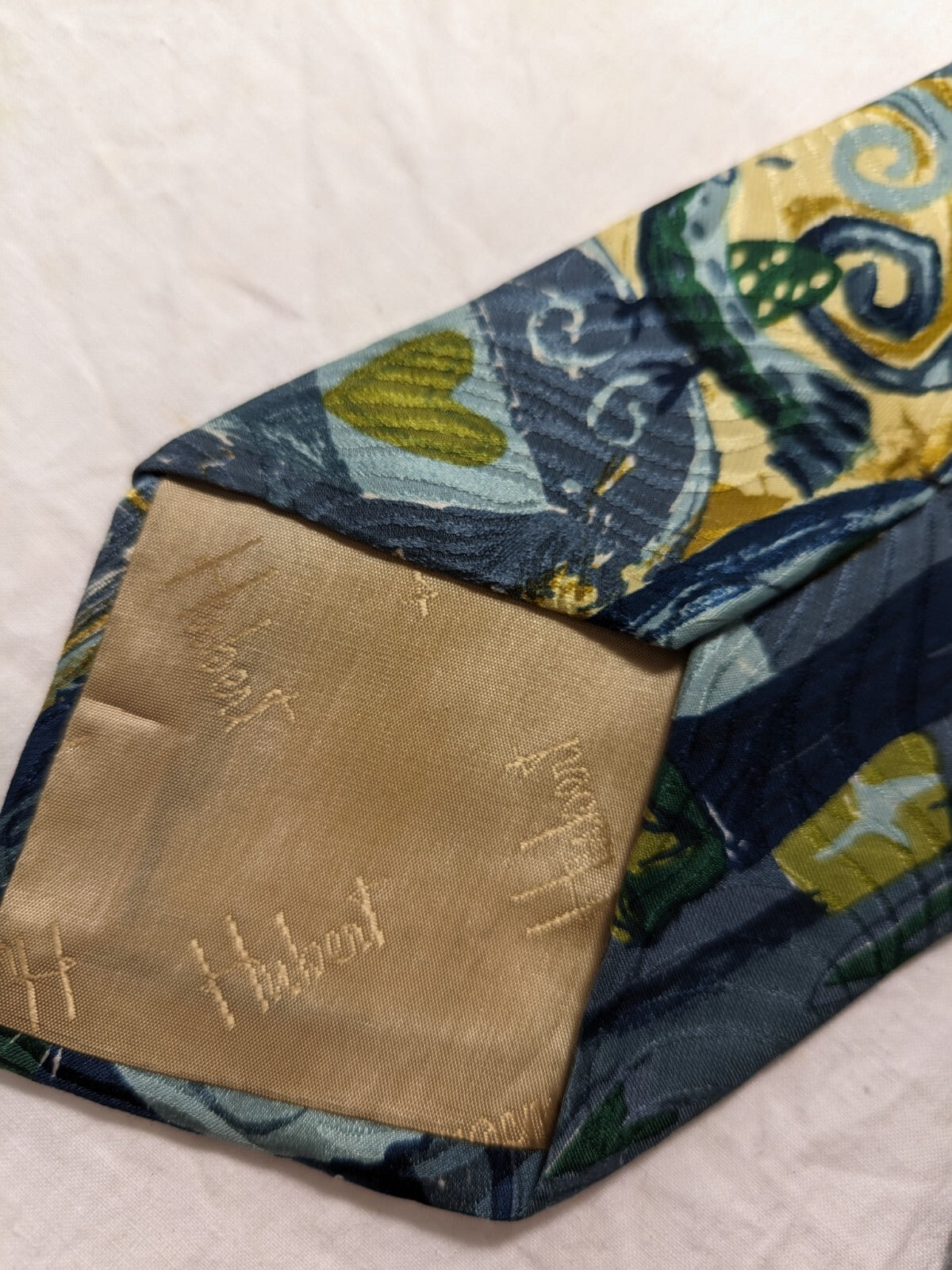 HUBERT MILANO 100%  SILK TIE SETA CRAVATTA NECKTIE MADE IN ITALY