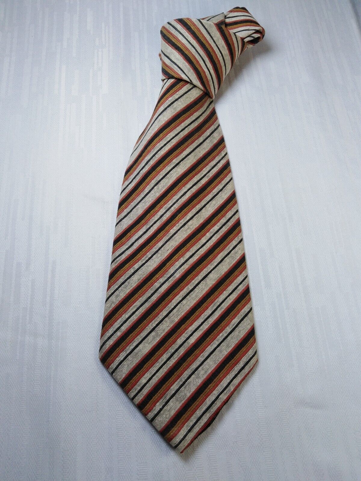 HUBERT MILANO 100%  SILK TIE SETA CRAVATTA NECKTIE MADE IN ITALY CLASSIC