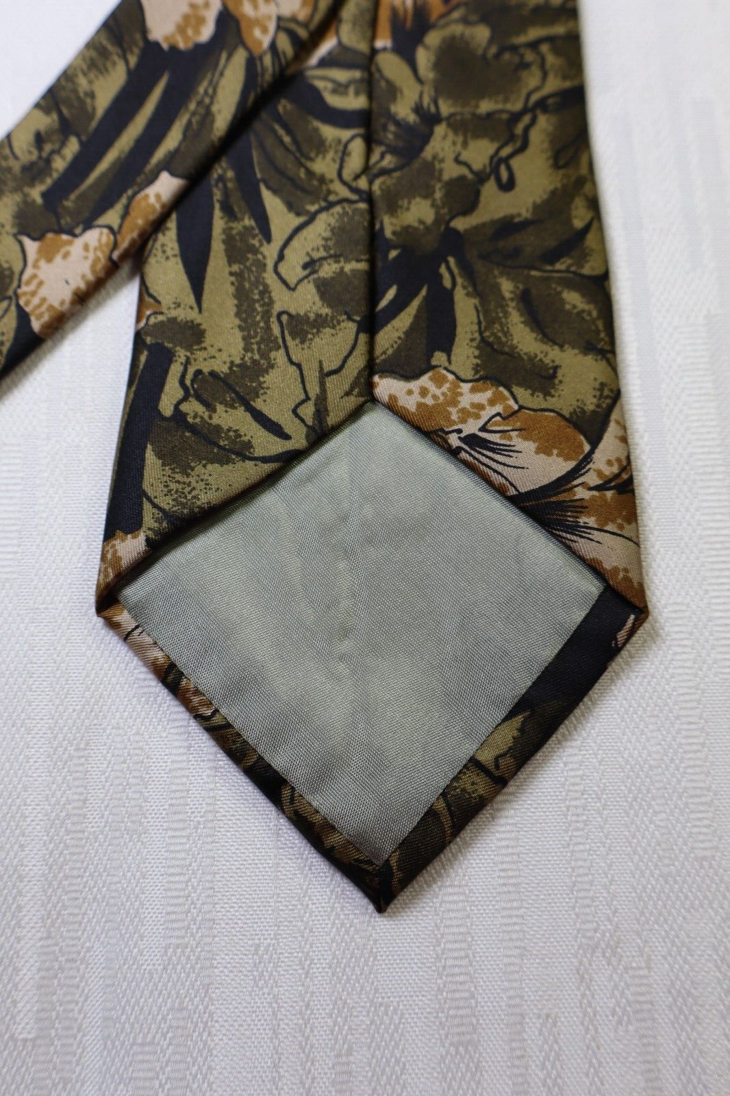 GUY LAROCHE PARIS 100% SILK TIE SETA CRAVATTA NECKTIE MADE IN FRANCE CLASSIC