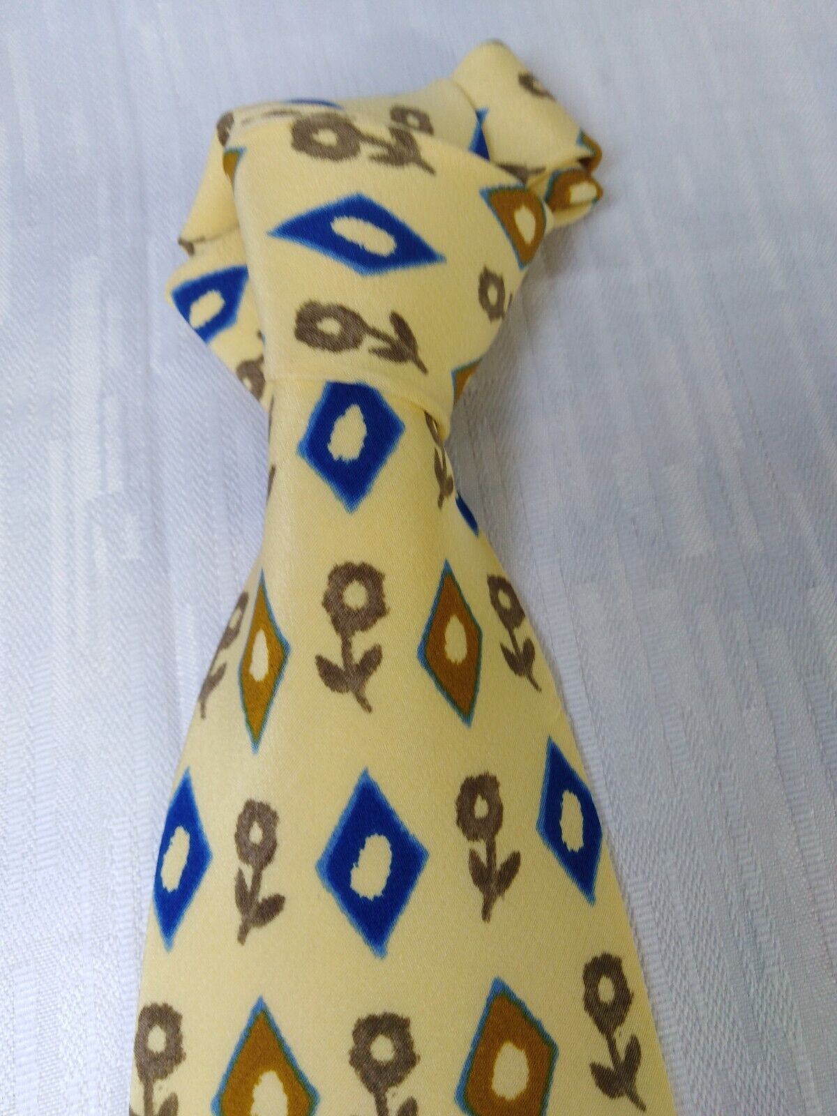 HUGO BOSS  100% SILK TIE SETA CRAVATTA NECKTIE MADE IN ITALY
