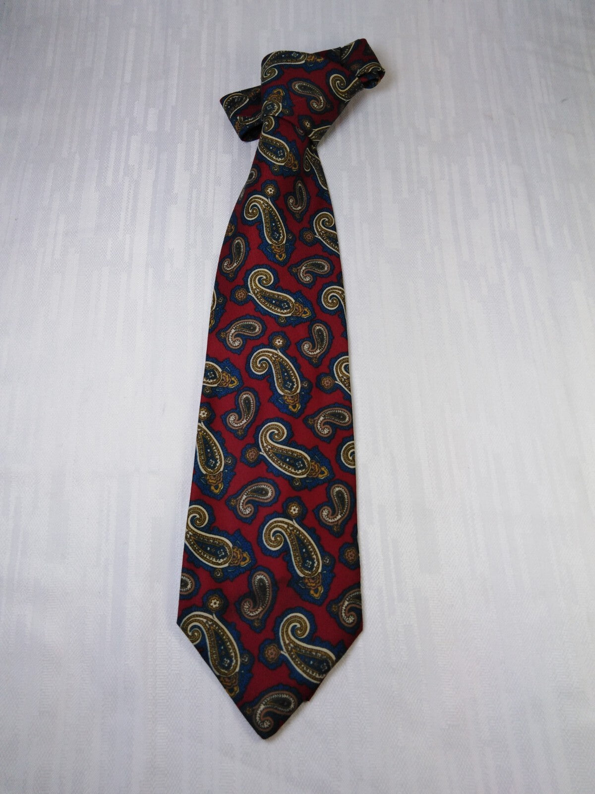 NINO SALZANO 100% SETA SILK TIE CRAVATTA NECKTIE ITALY VINTAGE CLASSIC
