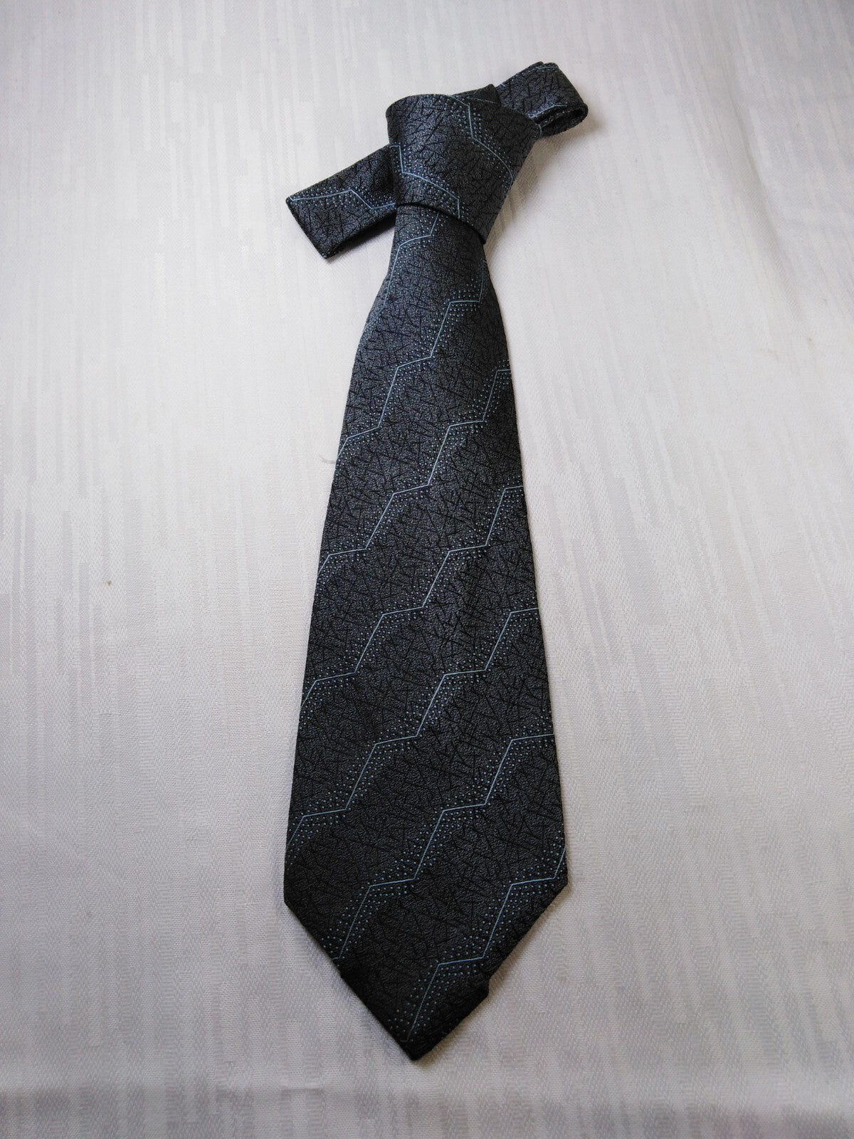 TRUSSARDI 100% SILK TIE SETA CRAVATTA NECKTIE MADE IN ITALY CLASSIC