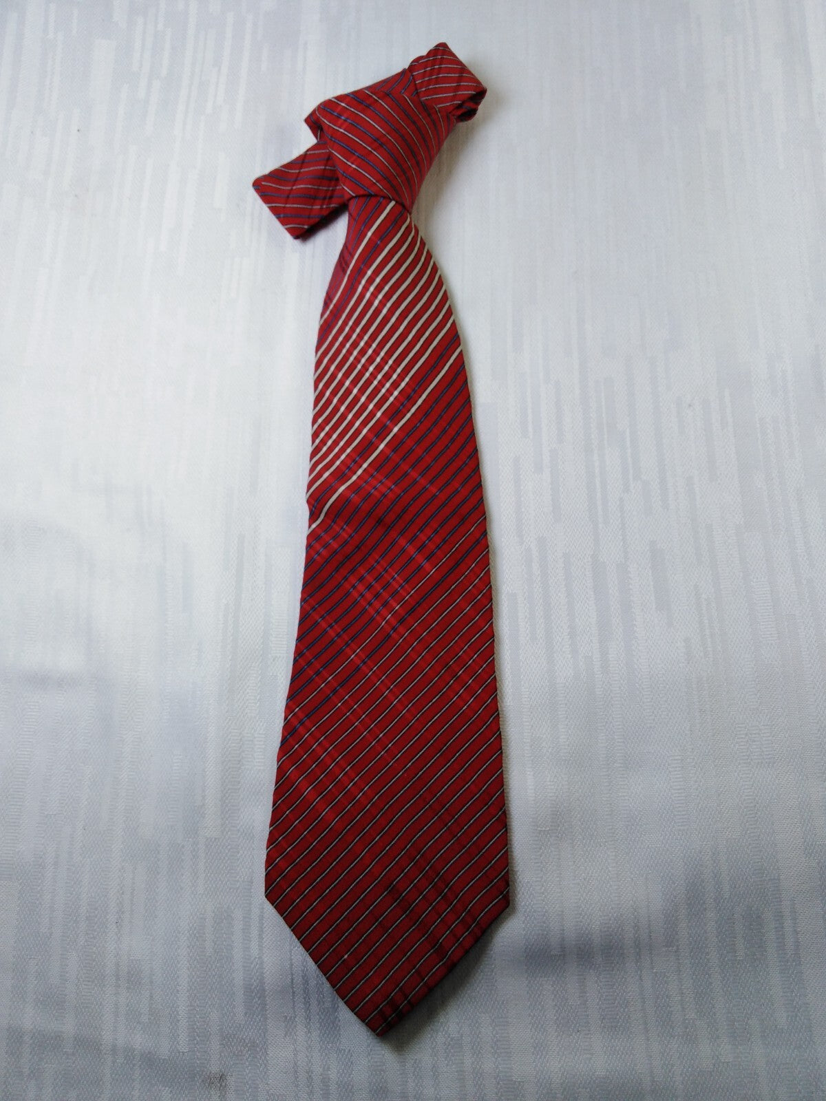 YVES SAINT LAURENT 100% SETA SILK TIE CRAVATTA NECKTIE VINTAGE CLASSIC ITALY
