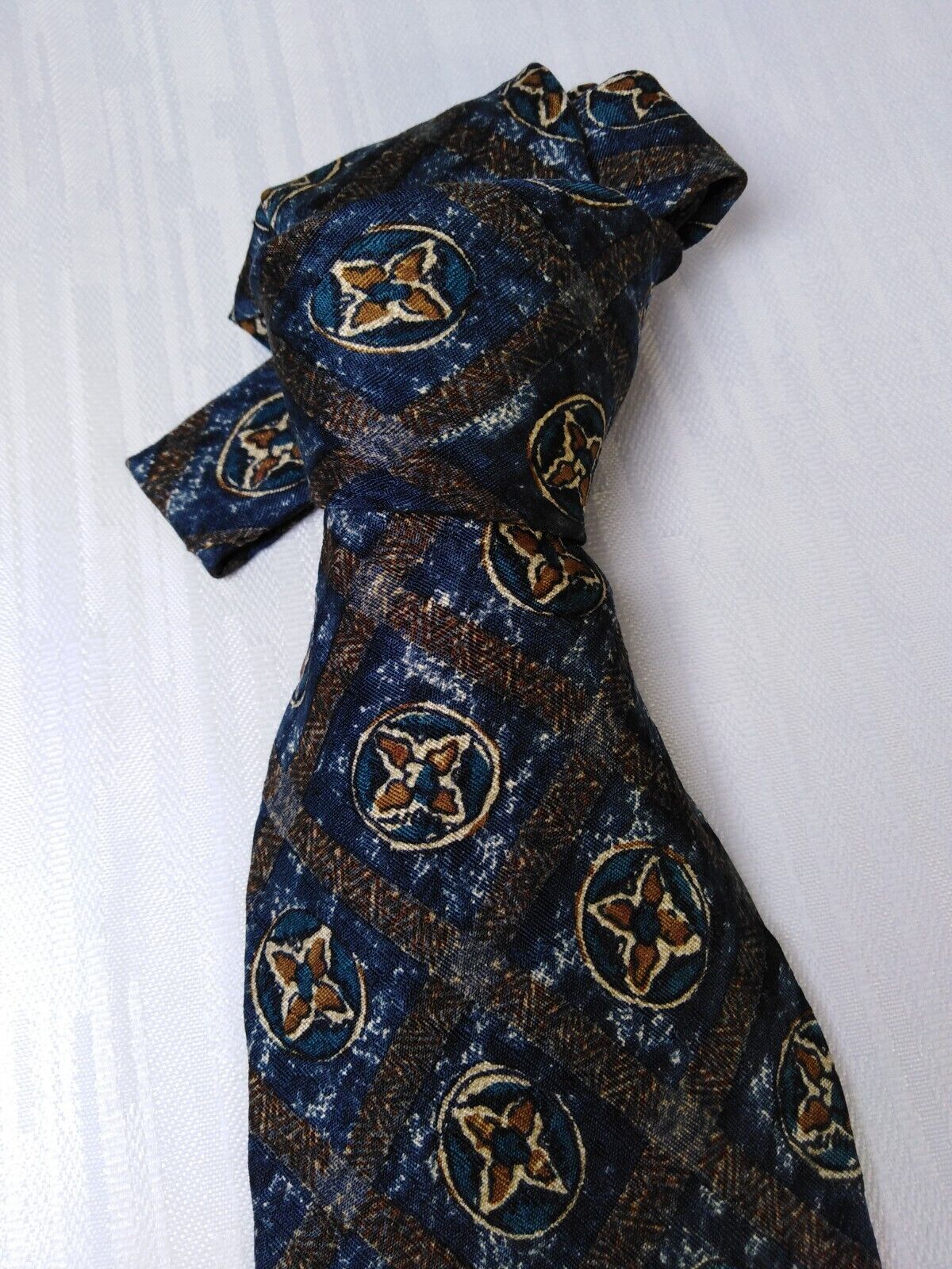 BUGATTI 100%  SILK TIE SETA CRAVATTA NECKTIE MADE IN ITALY