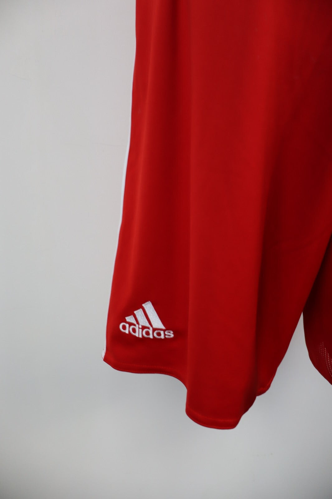 ADIDAS LIVERPOOL COMPLETO CALCIO MAGLIA SHORTS UOMO tg L FOOTBALL JERSEY CALZINI