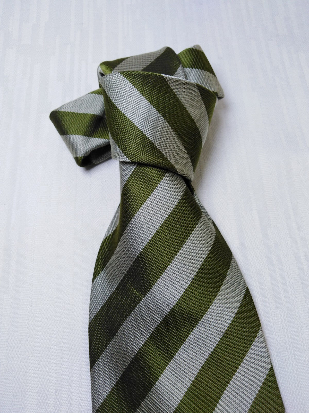REGINA SCHRECKER 100% SILK TIE SETA CRAVATTA NECKTIE MADE IN ITALY SELF TIPPED
