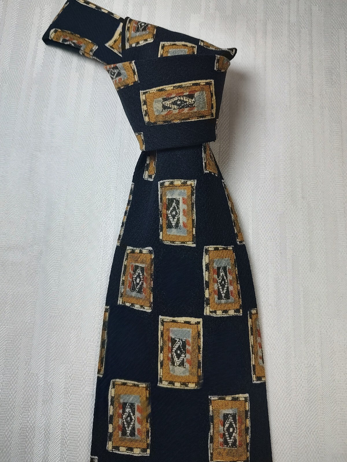 HUGO BOSS 100% SILK TIE SETA CRAVATTA NECKTIE MADE IN ITALY CLASSIC