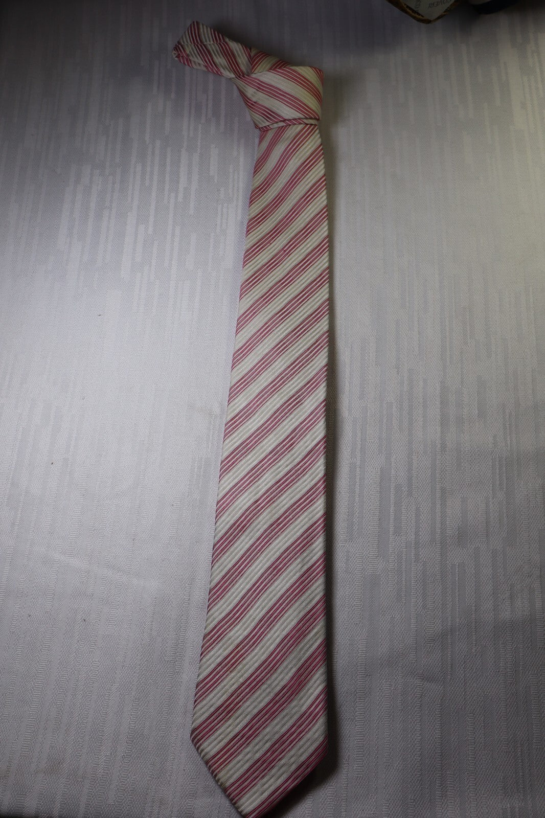 HUGO BOSS  100% SILK TIE SETA CRAVATTA NECKTIE MADE IN ITALY