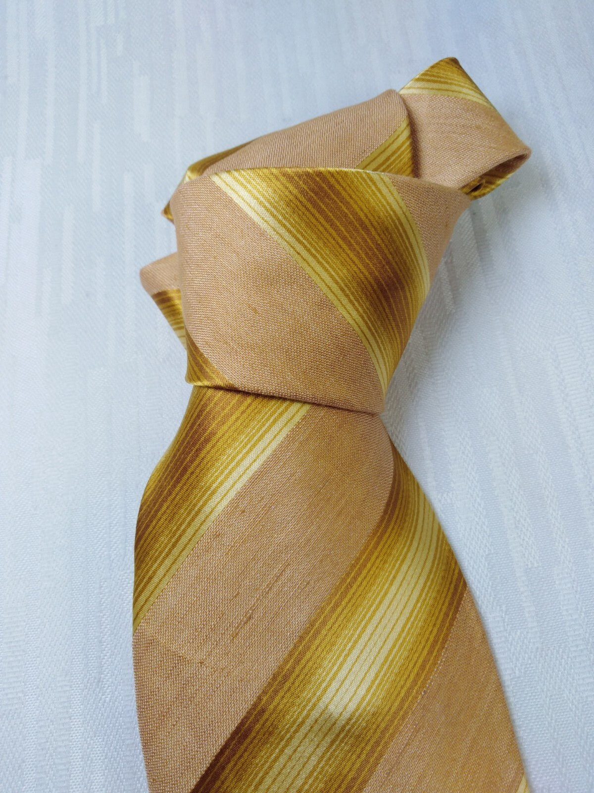 HUGO BOSS 100% SILK TIE SETA CRAVATTA NECKTIE MADE IN ITALY CLASSIC