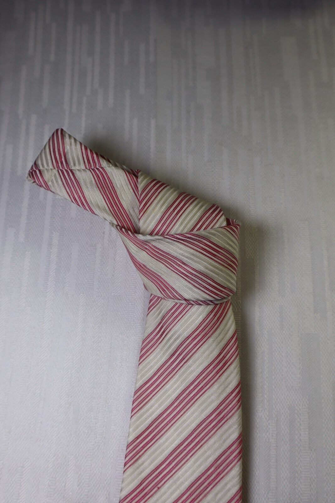 HUGO BOSS  100% SILK TIE SETA CRAVATTA NECKTIE MADE IN ITALY